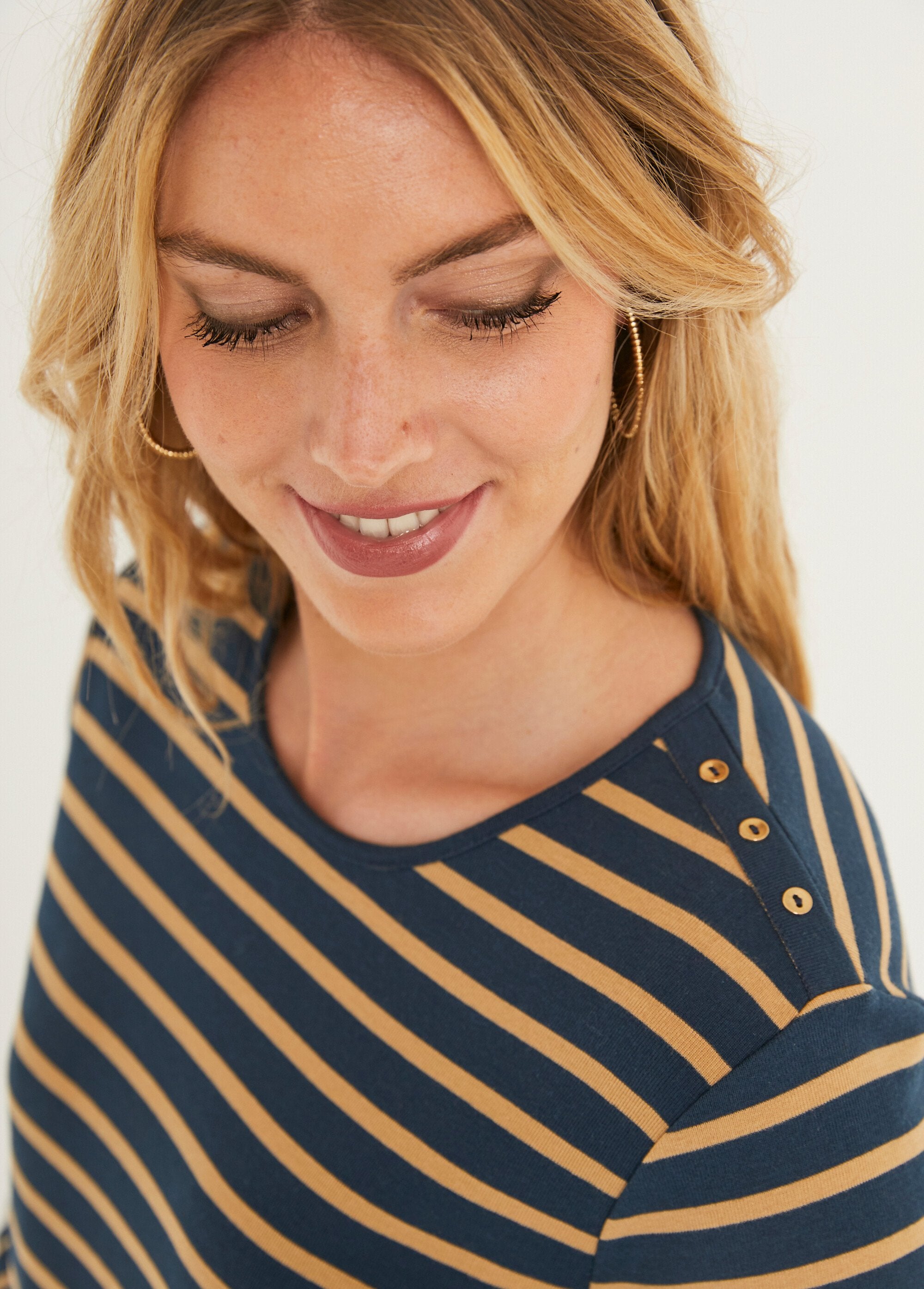 T-shirt_marinière_court_coton_manches_longues_Marine_et_camel_DE2_slim