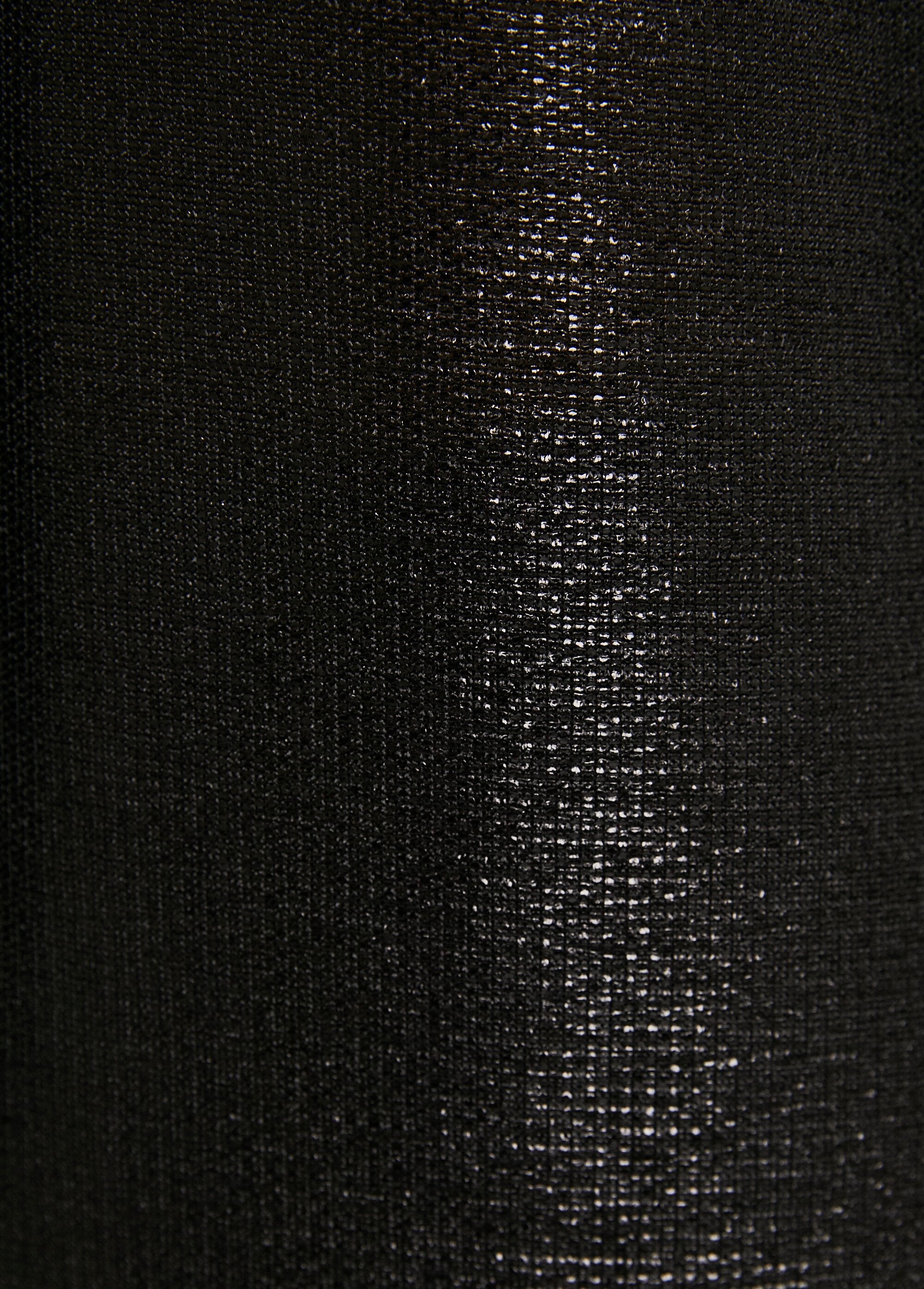 T-shirt_mi_long_ample_maille_brillante_col_V_Noir_DE4_slim