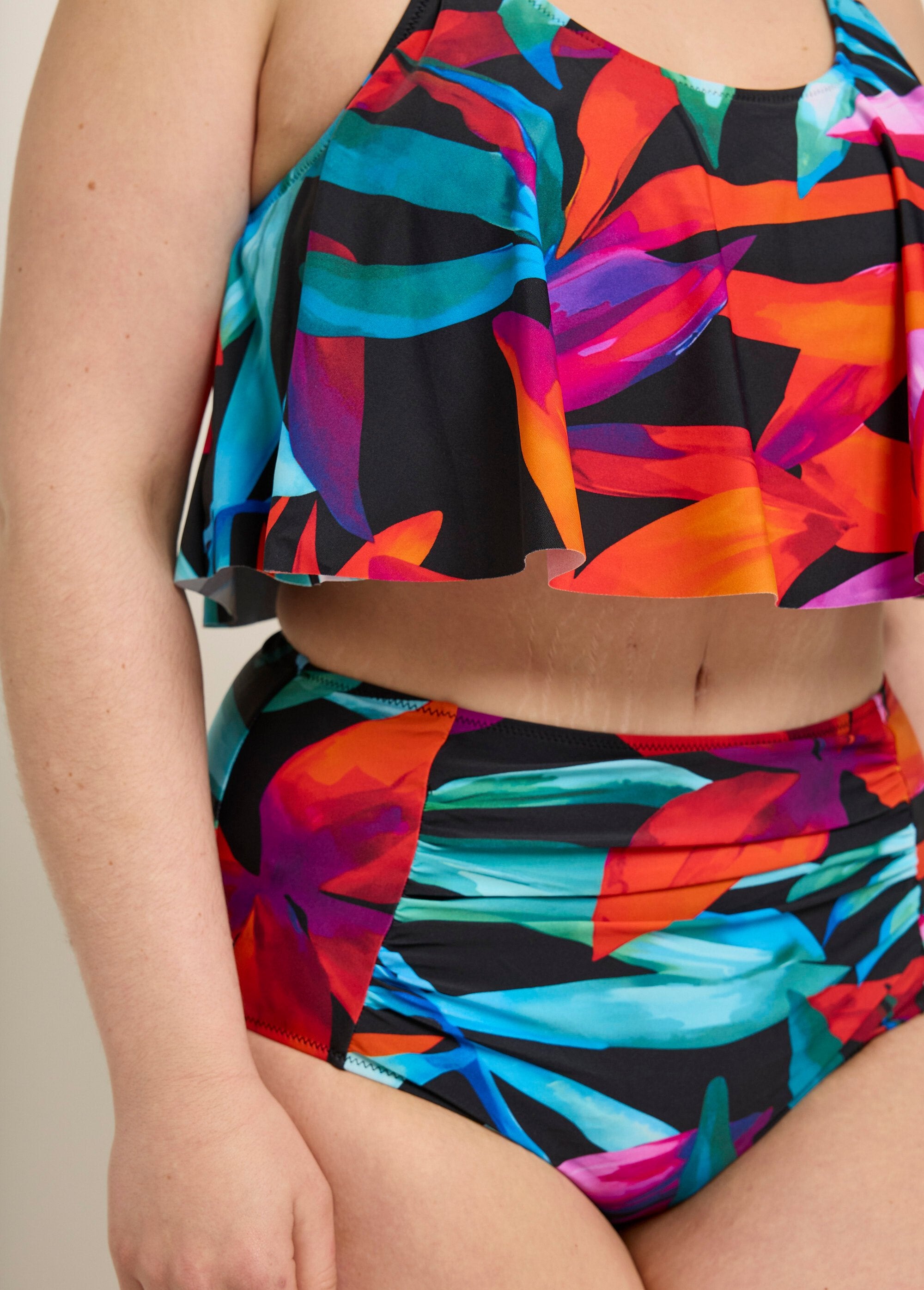 2-delige_tankini_met_ruches,_bladeren_Noir_multicolore_DE1_curvy