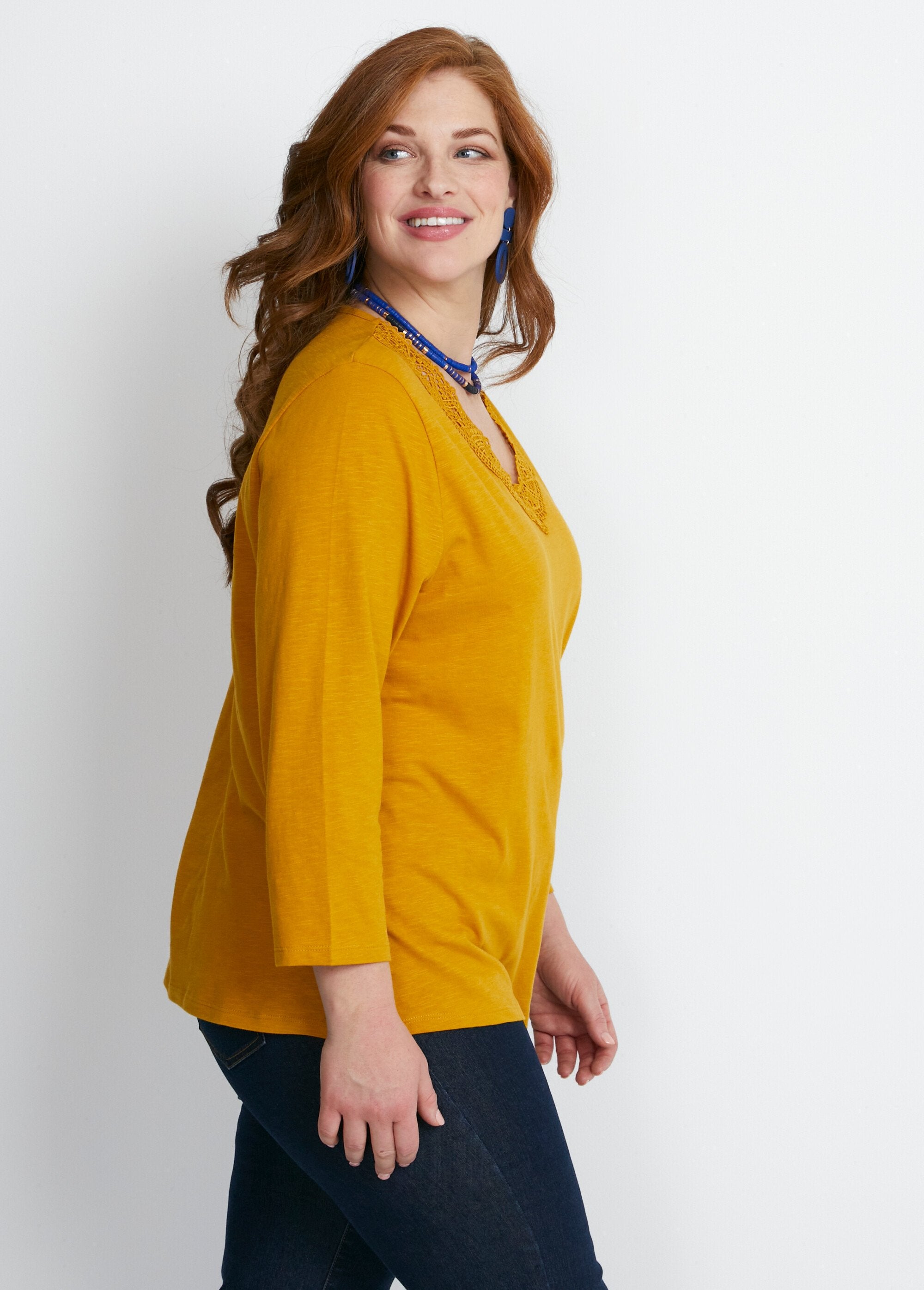 T-shirt_manches_3/4_coton_et_macramé_Miel_DR1_curvy