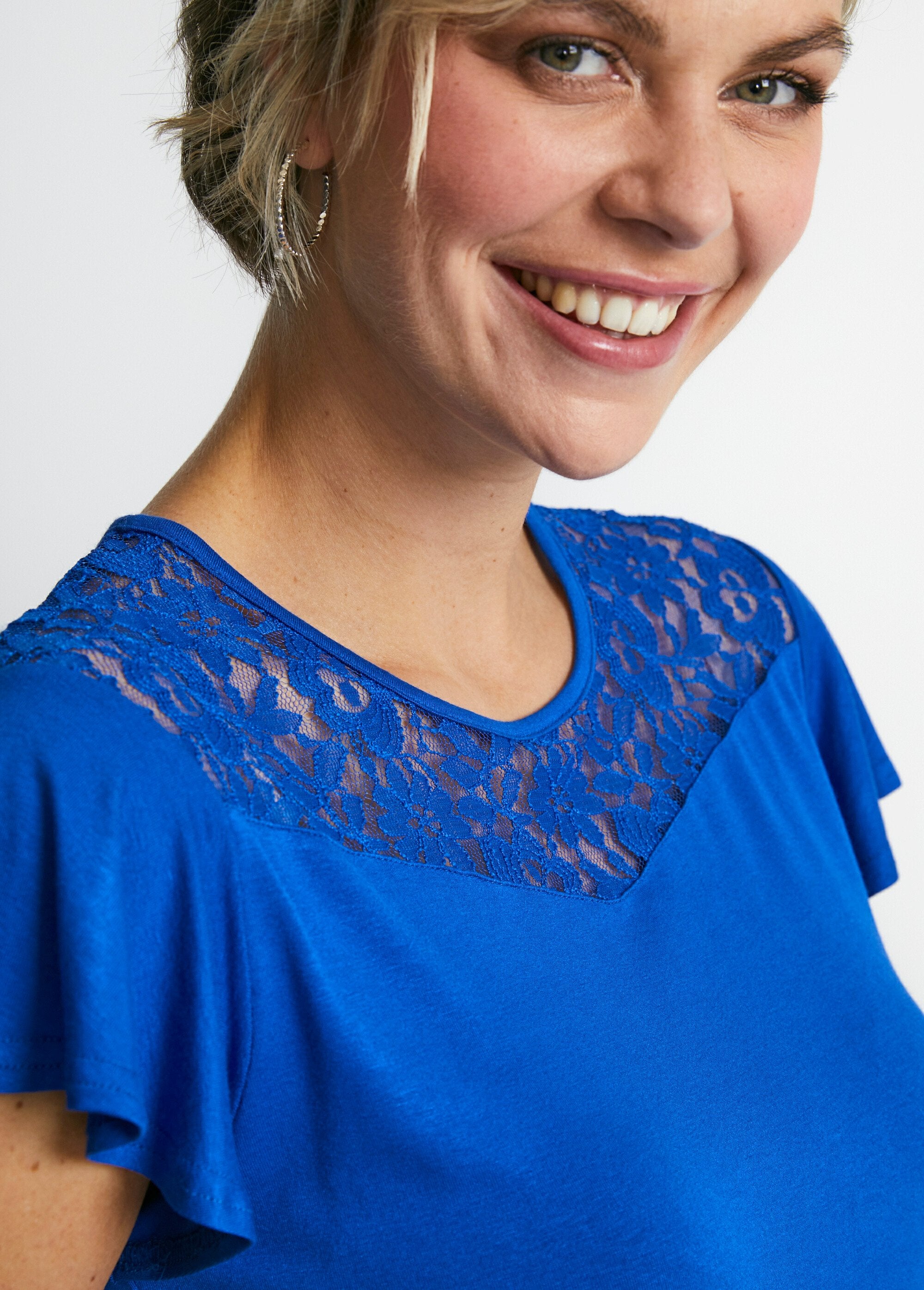 T-shirt_manches_courtes_dentelle_Bleu_DE2_slim