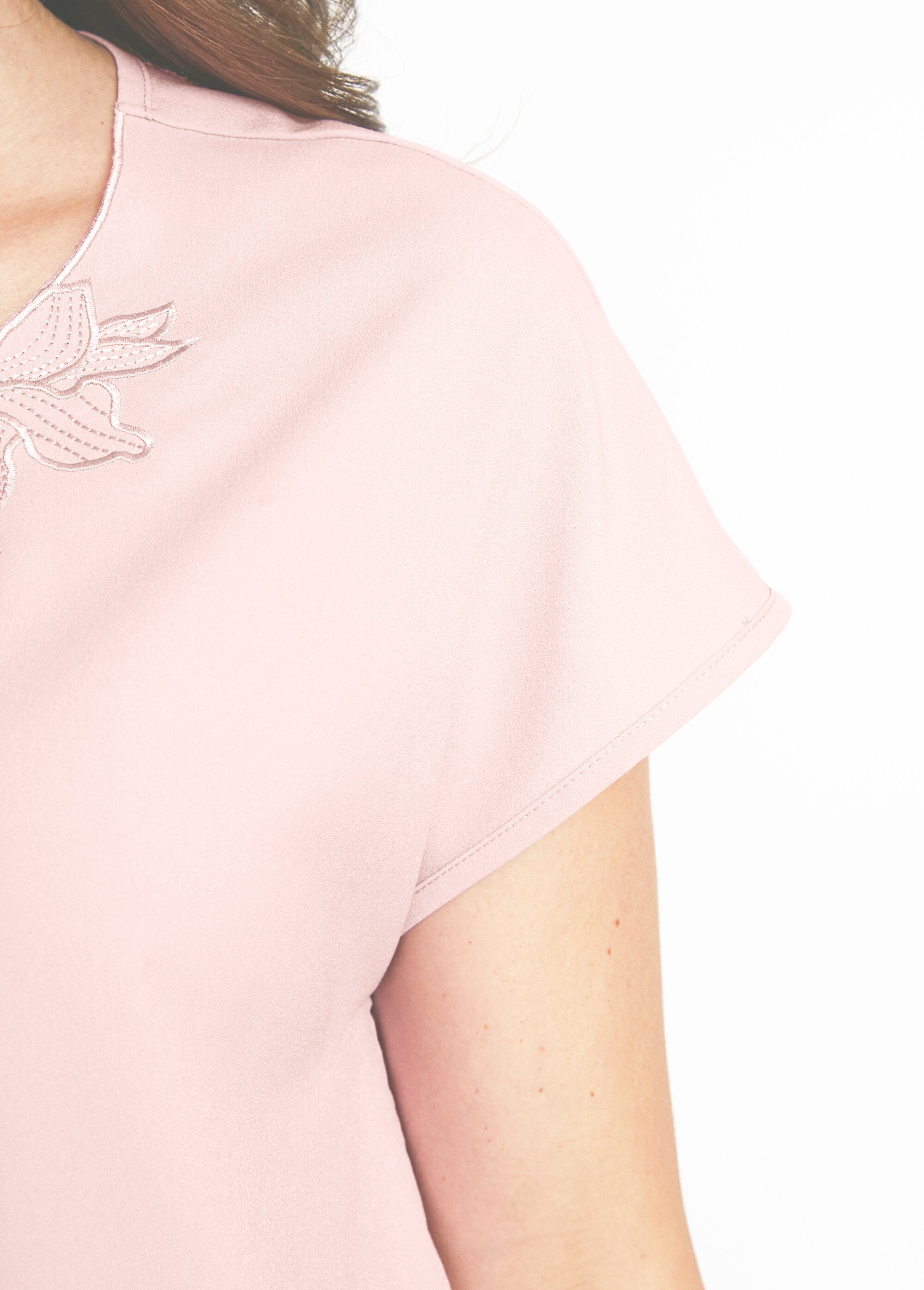 Top_long_manches_courtes_broderies_col_rond_Rose_the_DE2_slim