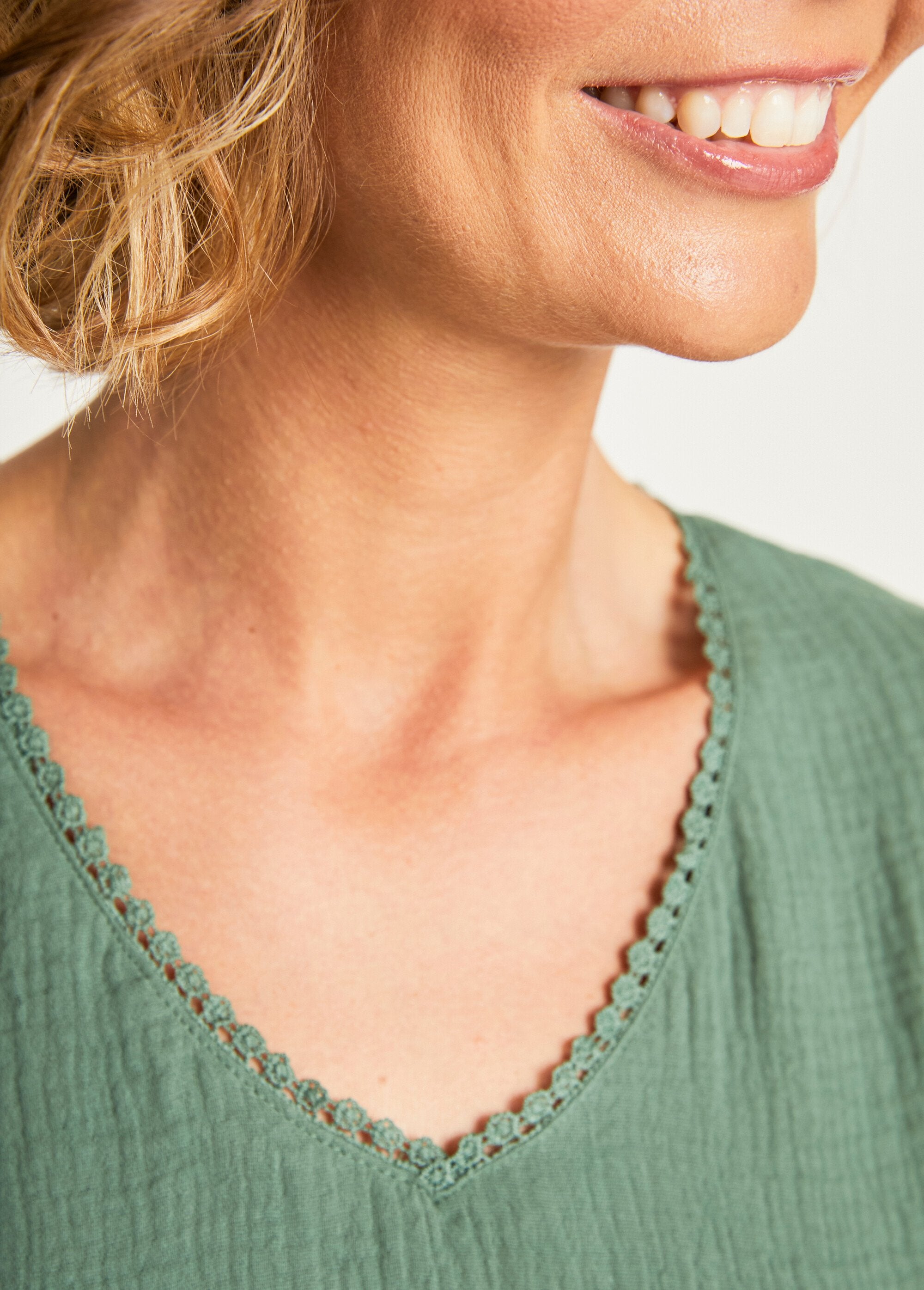 Tunique_col_V_avec_manches_fantaisie_Vert_tilleul_DE3_slim