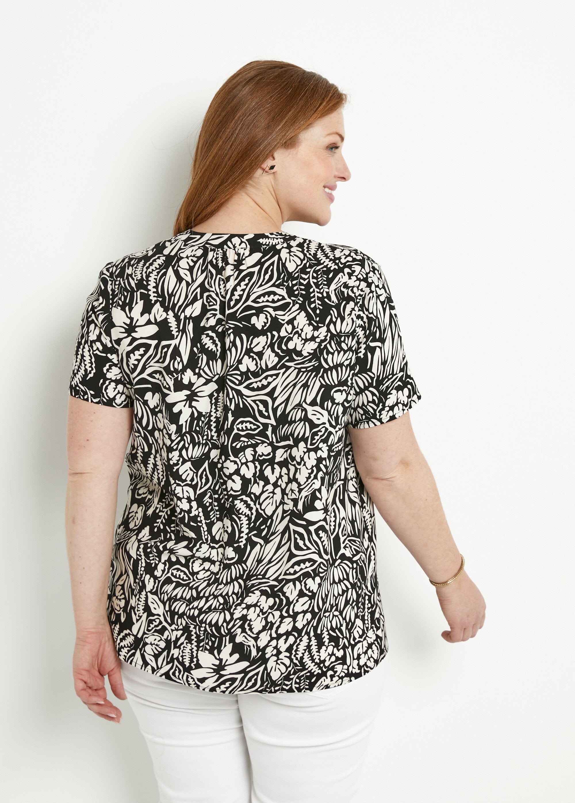 Gebloemde_of_effen_lange_uitlopende_tuniek_Noir_et_ecru_DO1_curvy