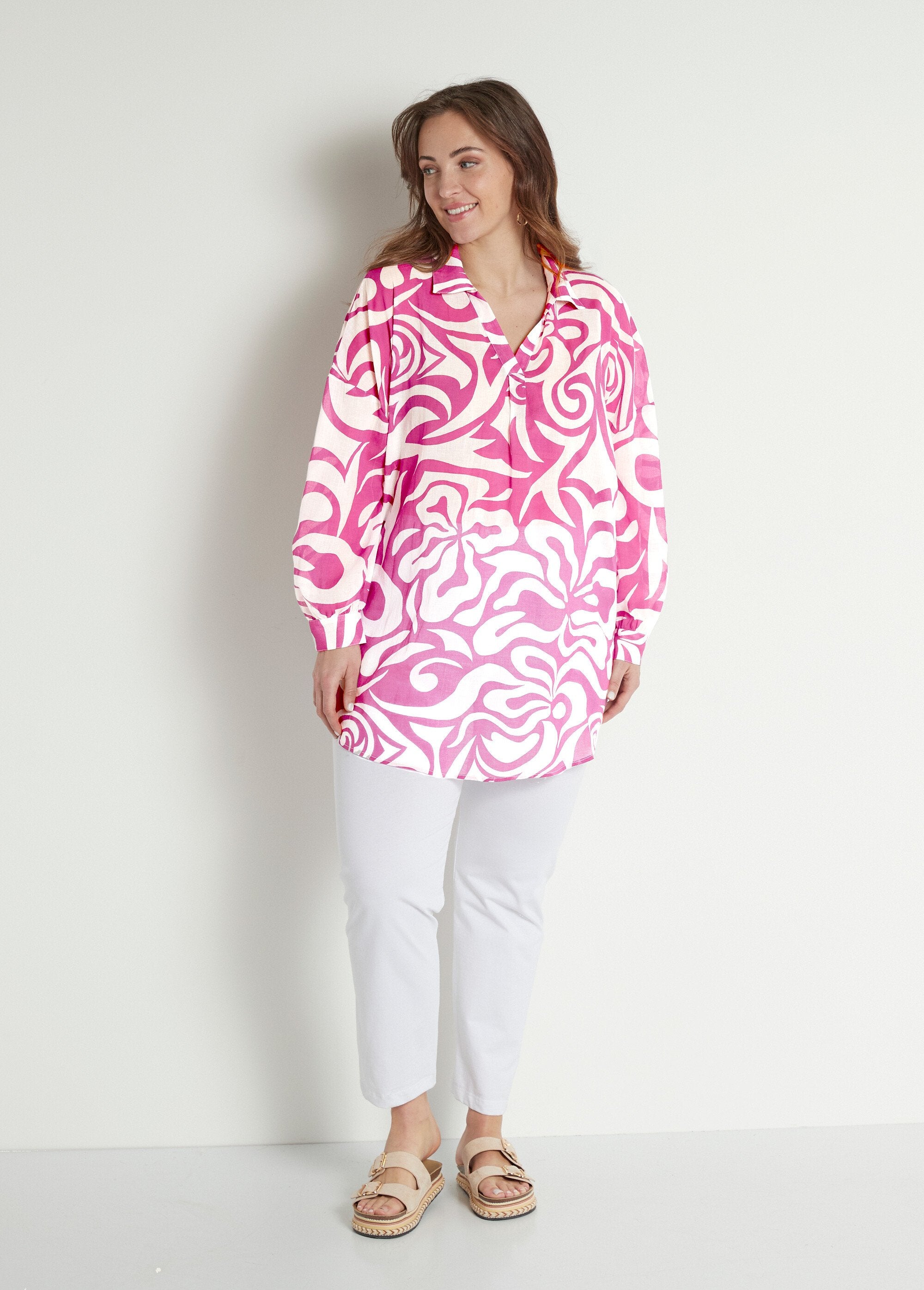 Long_cotton_voile_tunic_with_V-neck_Purple_and_white_SF1_curvy