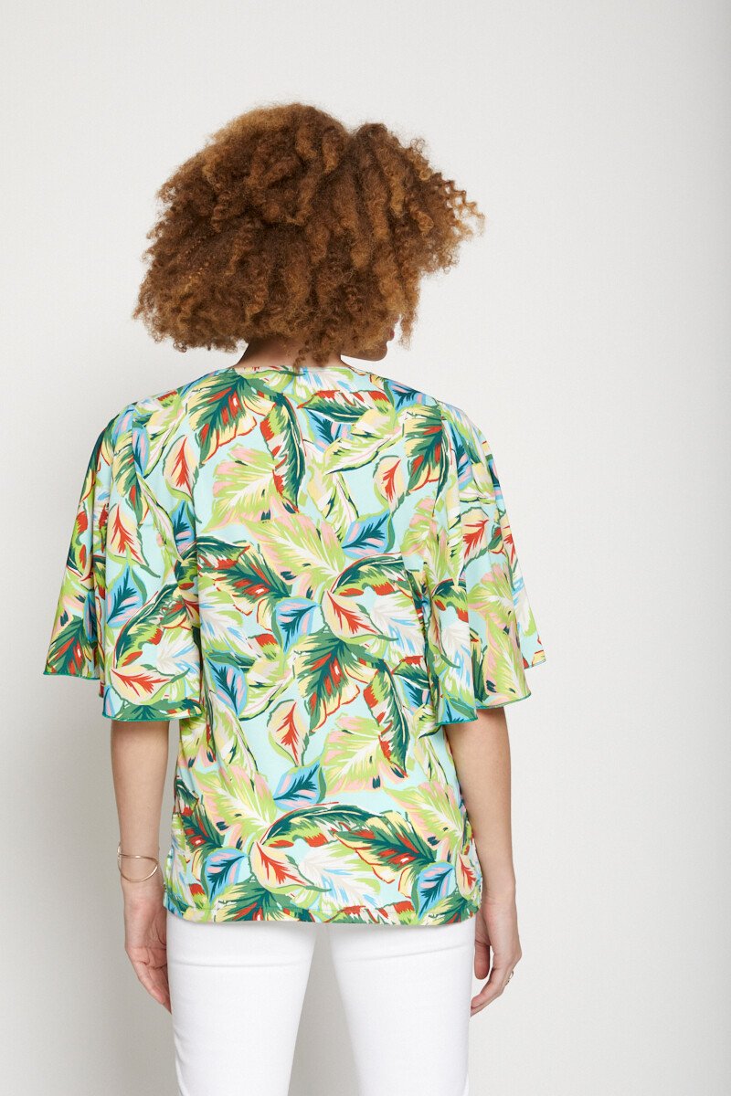 Mid-length_tunic_with_ruffled_sleeves_Aqua_background_DO1_slim