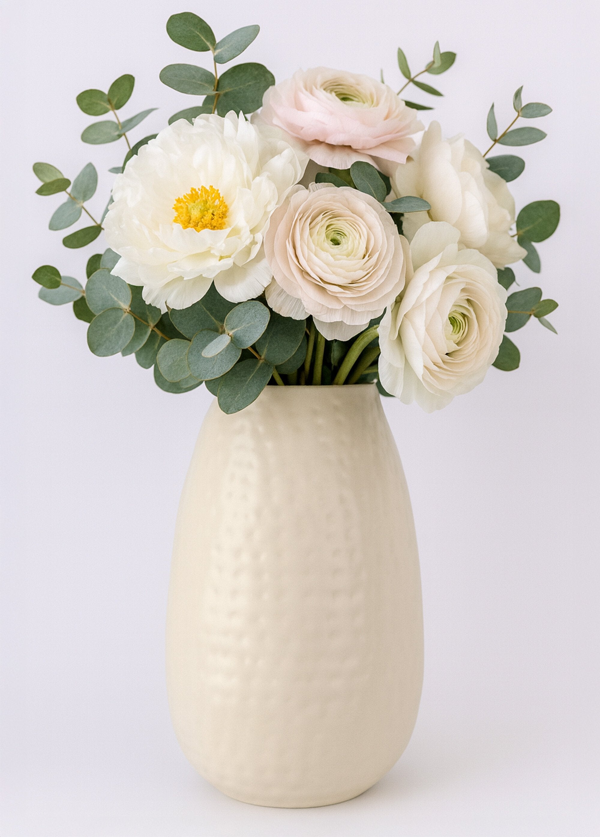 Vase_ovale_en_céramique_aspect_martelé_Beige_DE1_slim