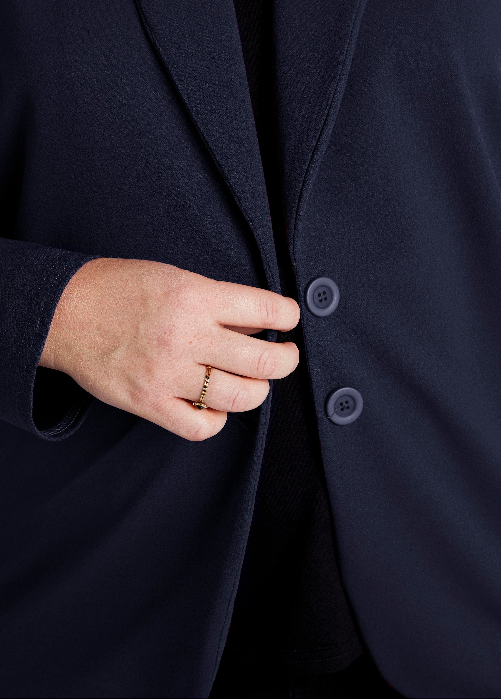 Veste_col_châle_maille_fluide_Marine_DE2_curvy