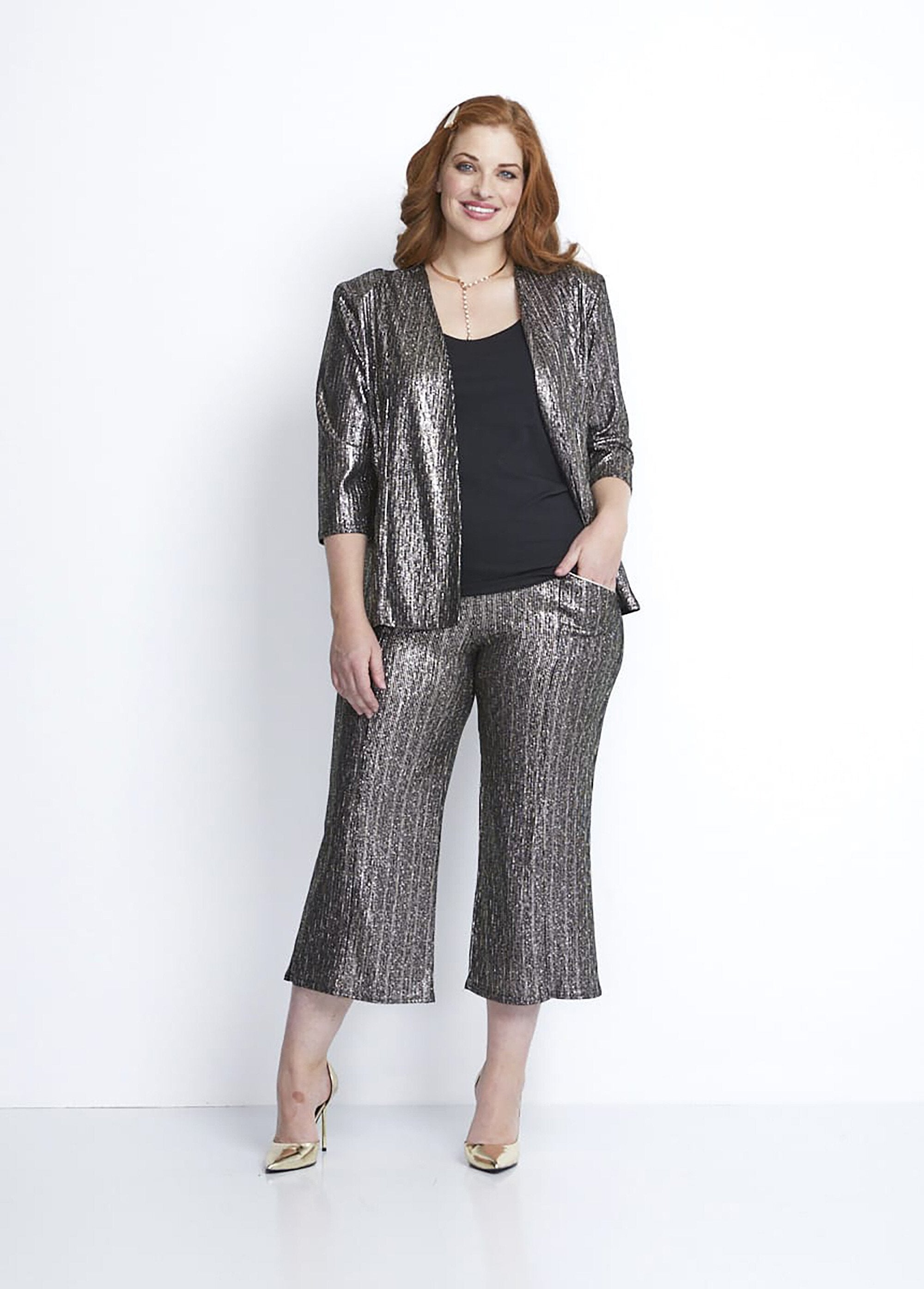 Veste_courte_bord_à_bord_Noir_et_dore_SF1_curvy