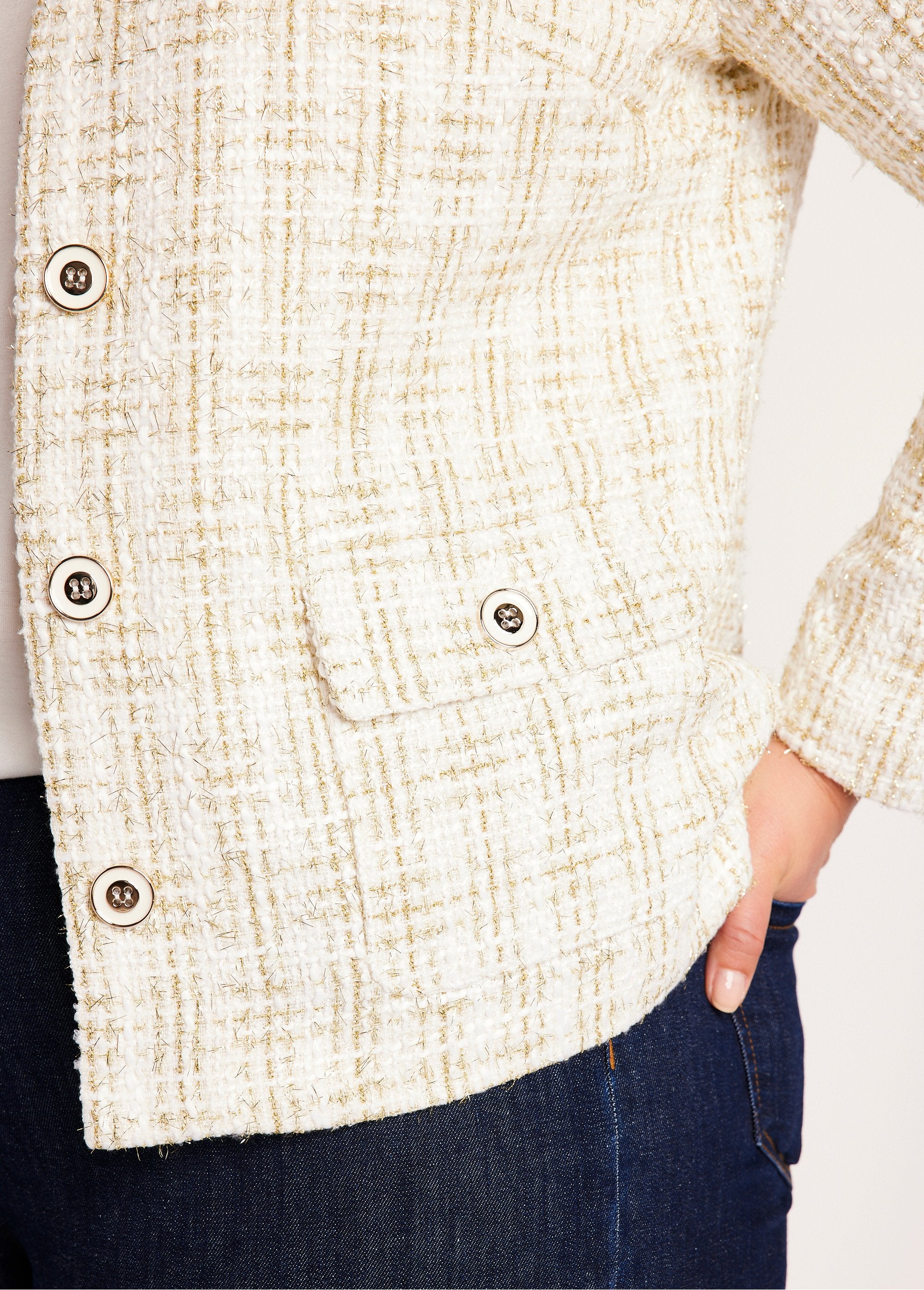 Veste_courte_sans_col_tissu_effet_tweed_Naturel_et_dore_DE2_curvy