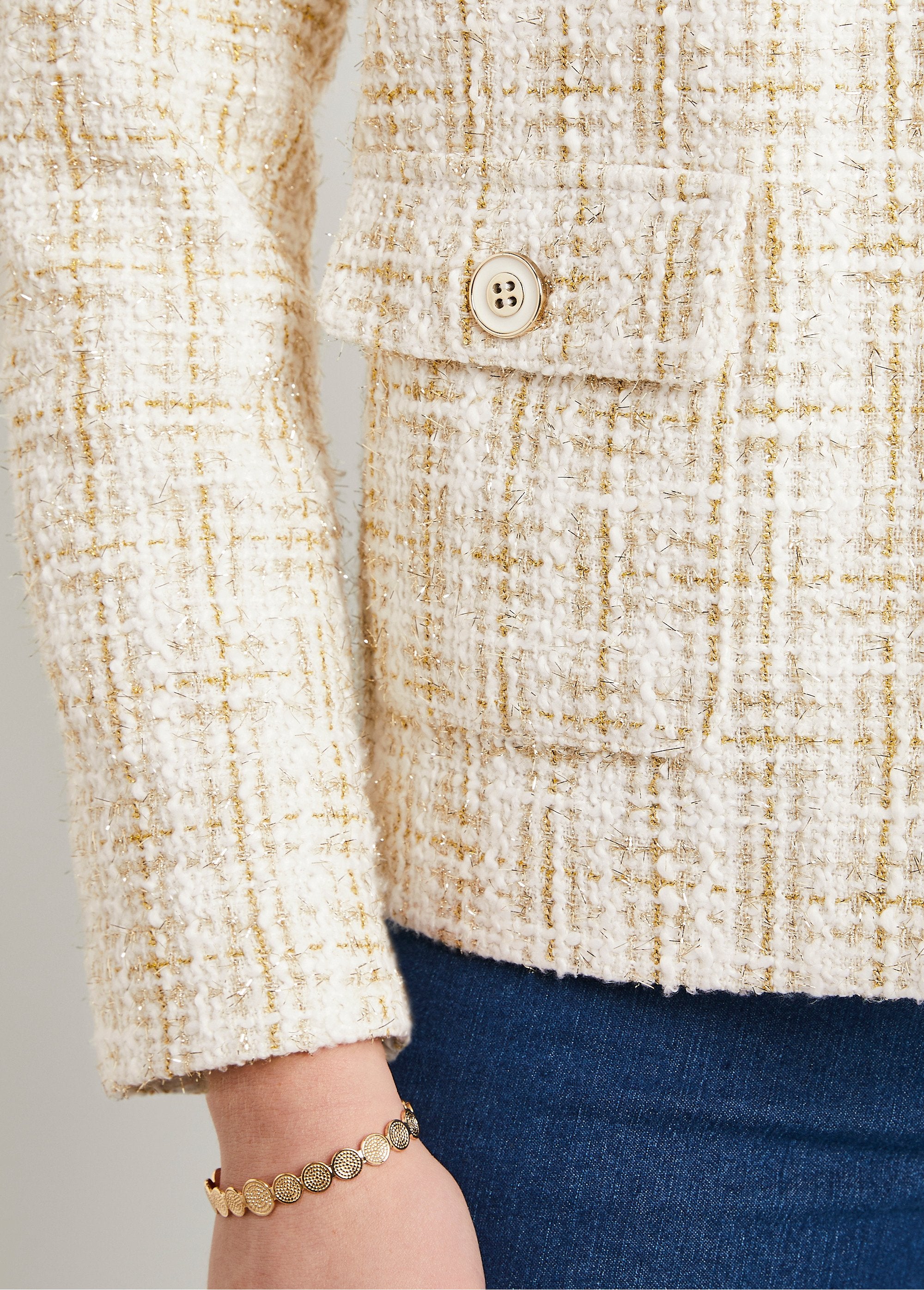 Veste_courte_sans_col_tissu_effet_tweed_Naturel_et_dore_DE2_slim