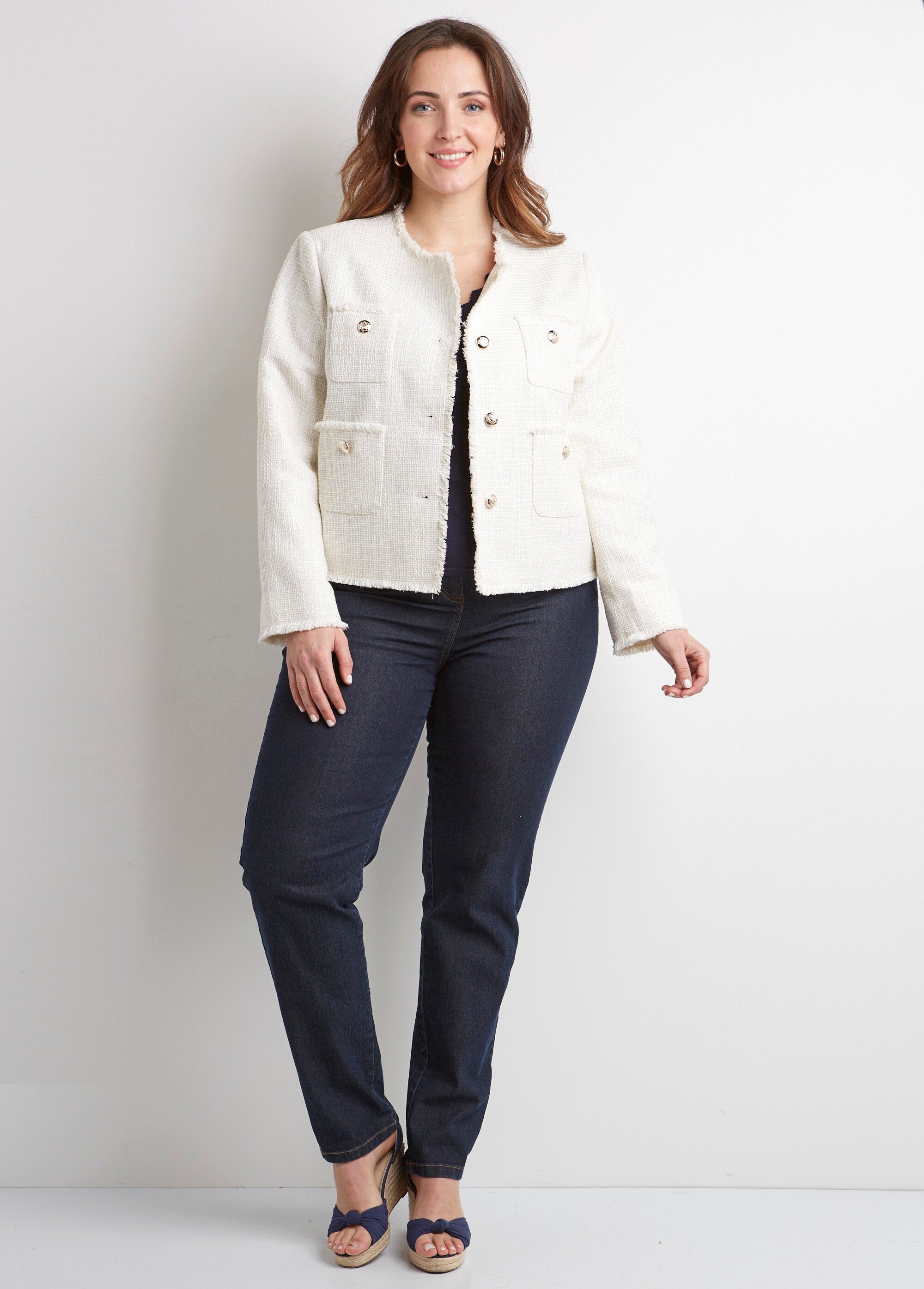 Veste_sans_col_boutonnée_courte_tissu_natté_uni_Ecru_SF1_curvy