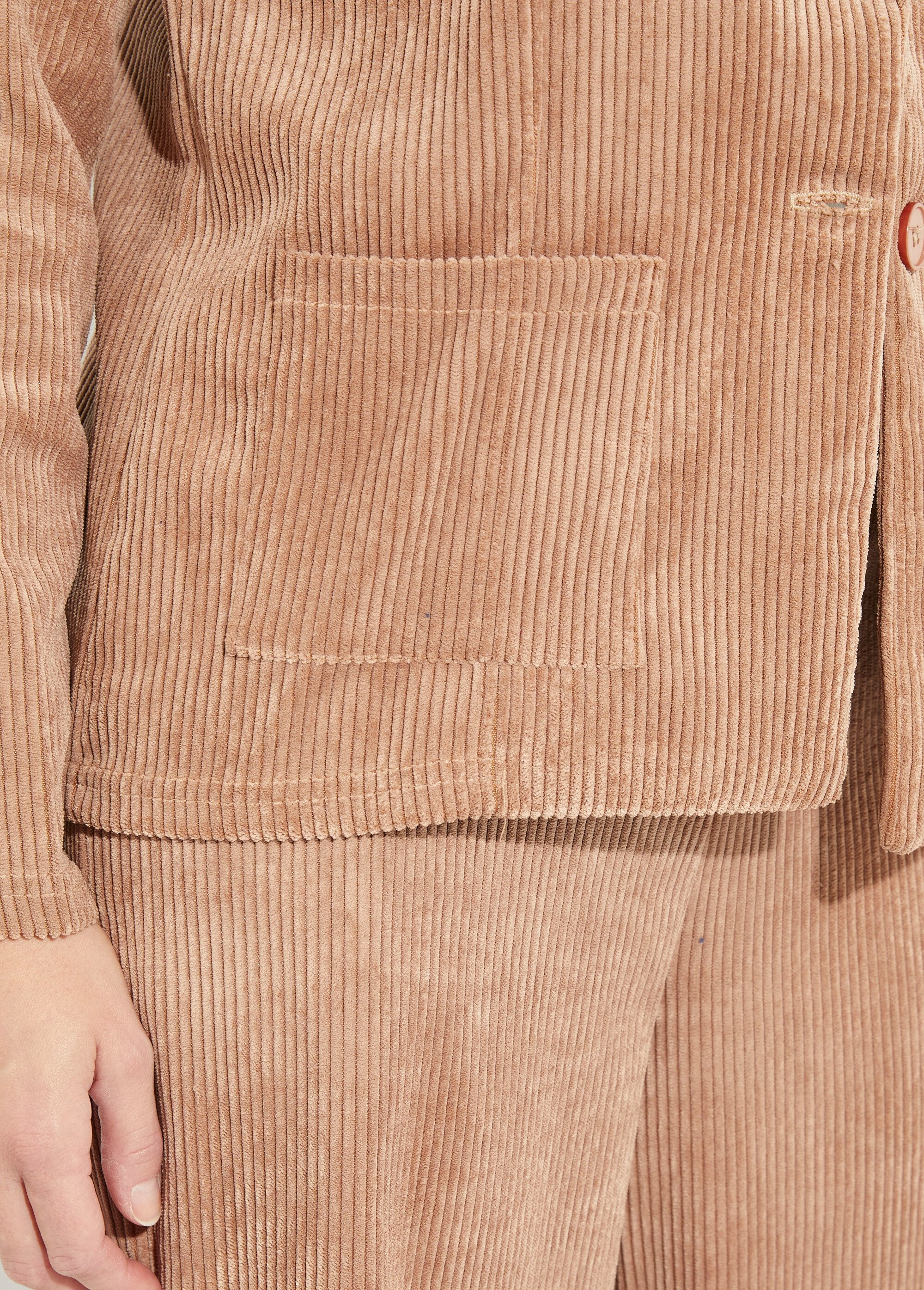 Grof_fluwelen_jack,_op_maat_gemaakte_kraag_Camel_DE2_slim