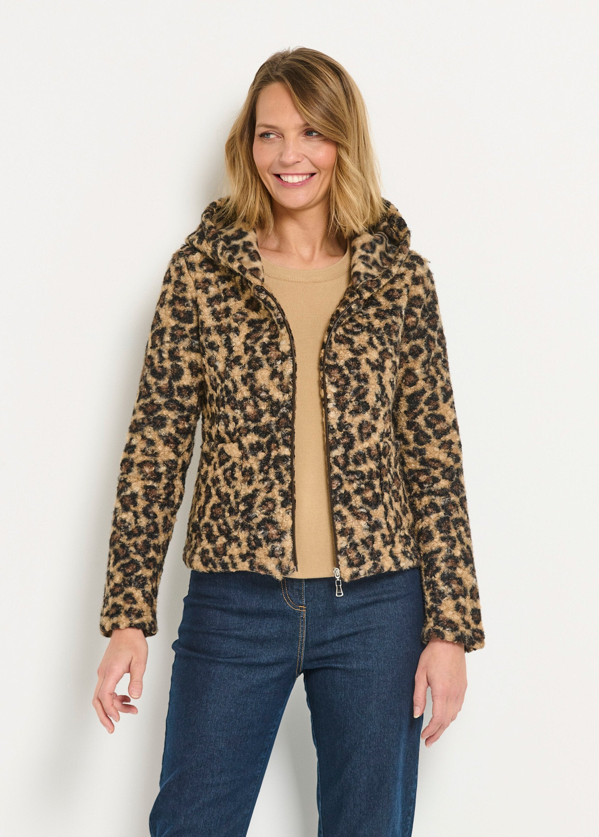 Luipaard_jas_met_rits_en_capuchon_Leopard_FA1_slim