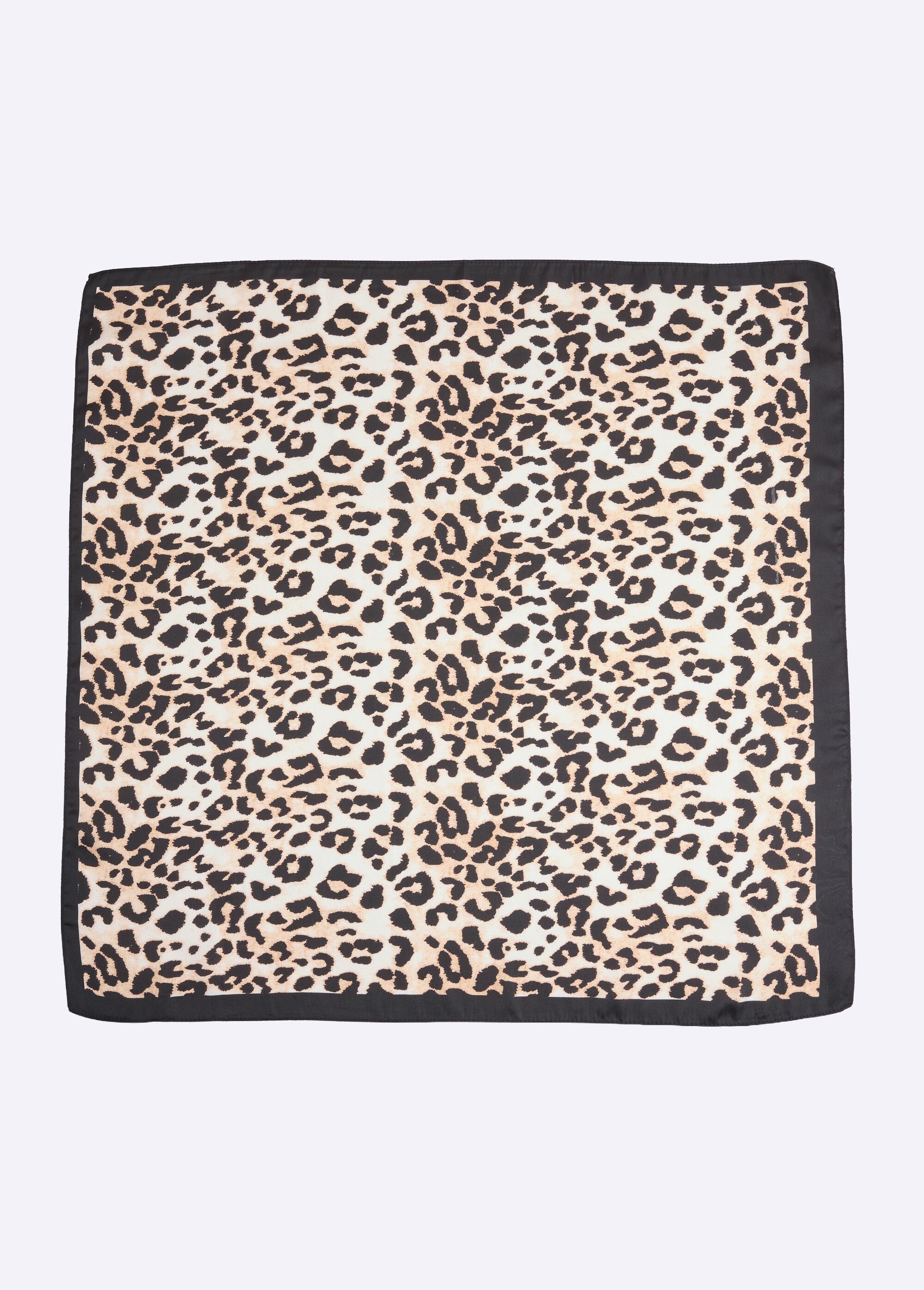 Vierkante_satijnen_sjaal,_luipaardprint_Leopard_DE1_slim