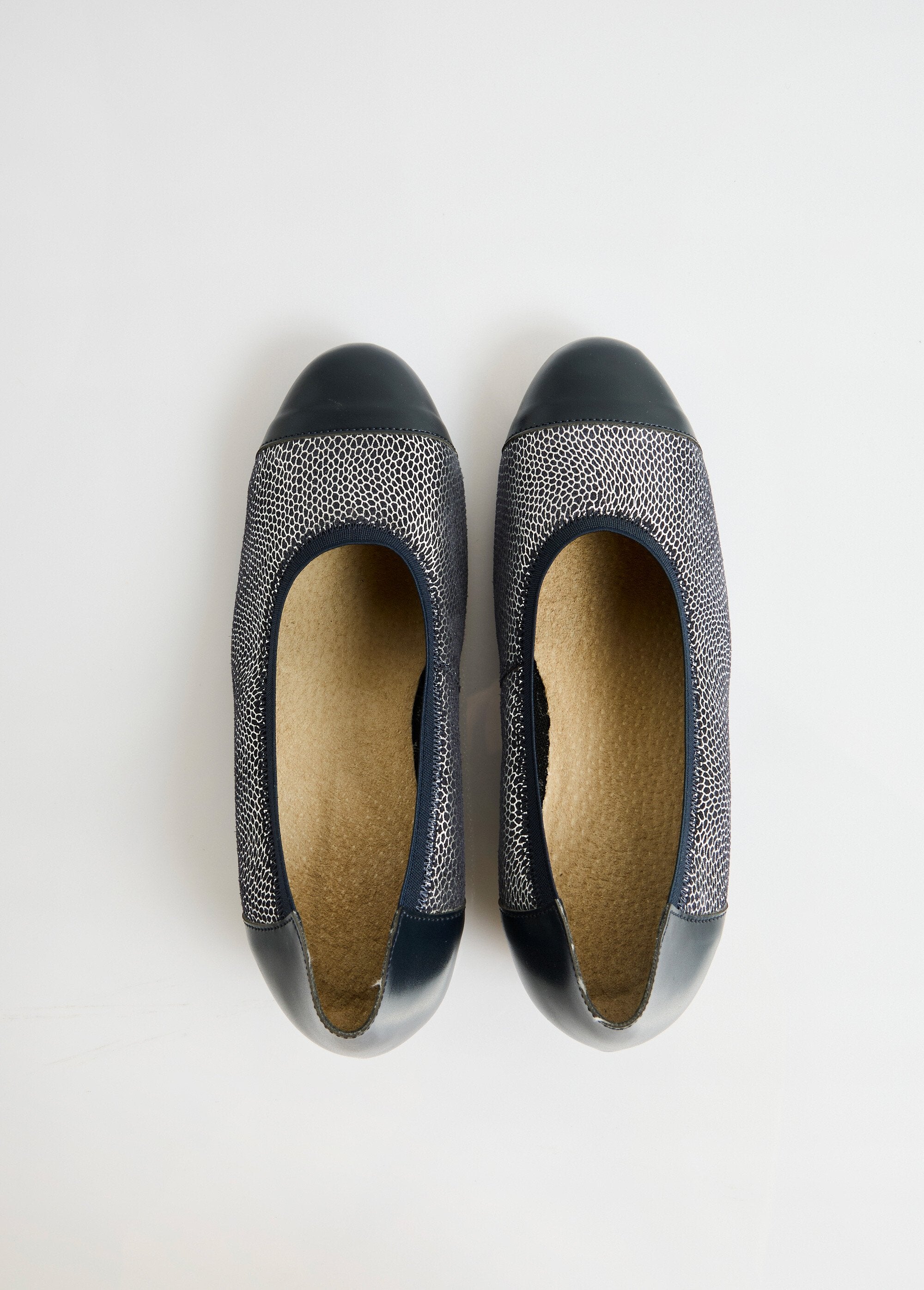 Ballerines_compensées_cuir_largeur_confort_bi-matière_Marine_OV1_slim