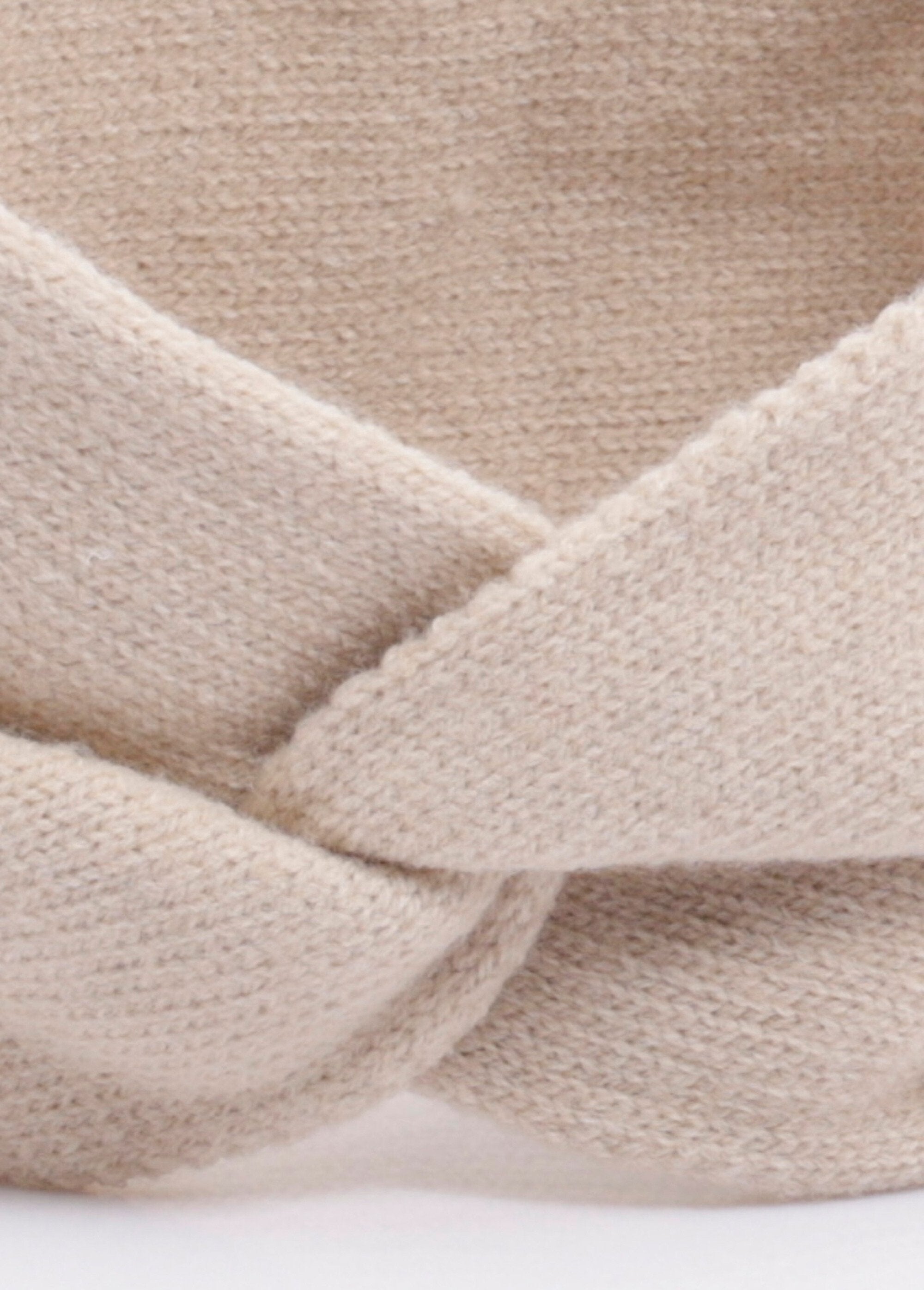 Zacht_gebreide_wollen_hoofdband_Beige_DE1_slim