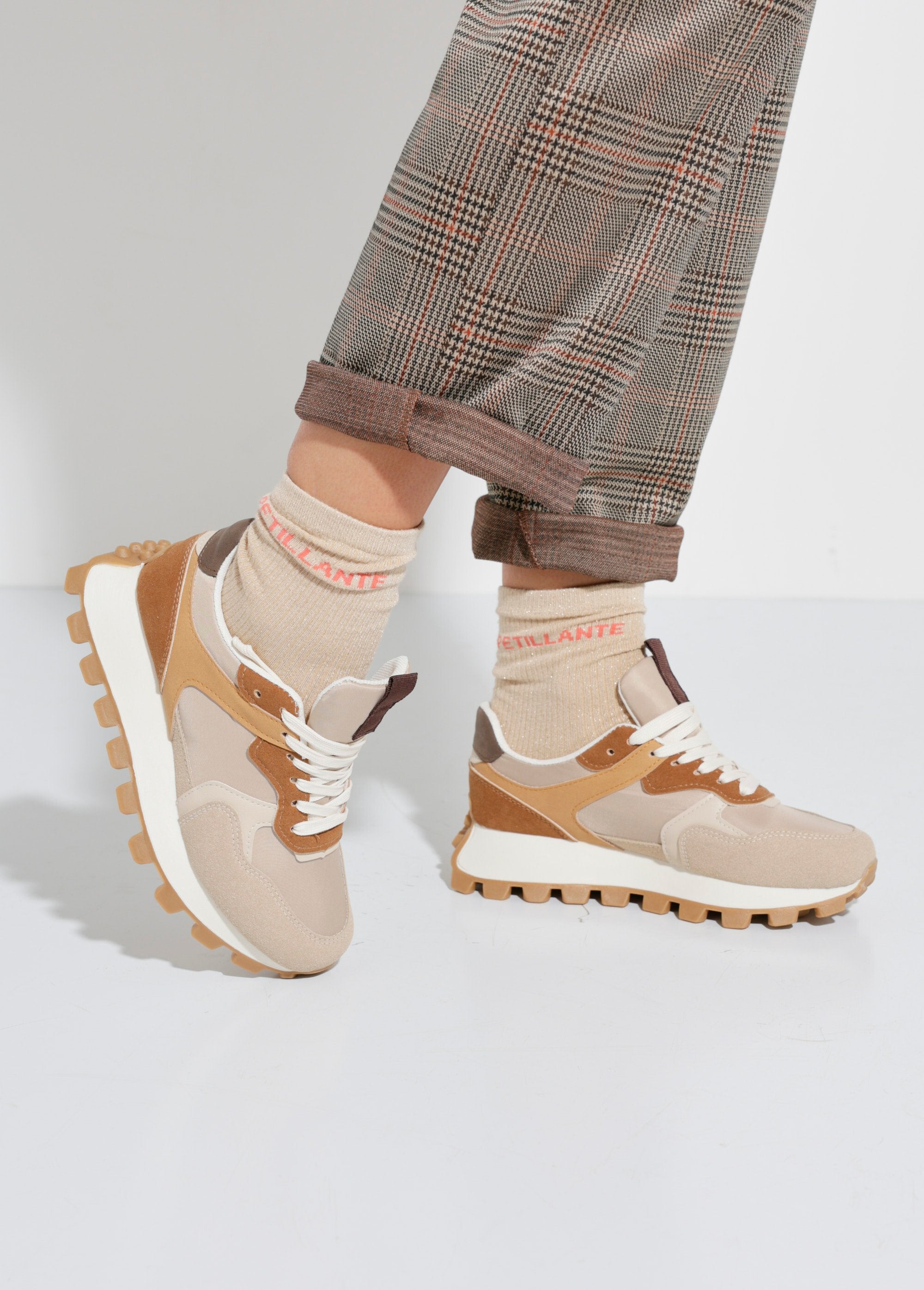 Baskets_multimatières_à_semelle_crantée_Beige_SF1_slim