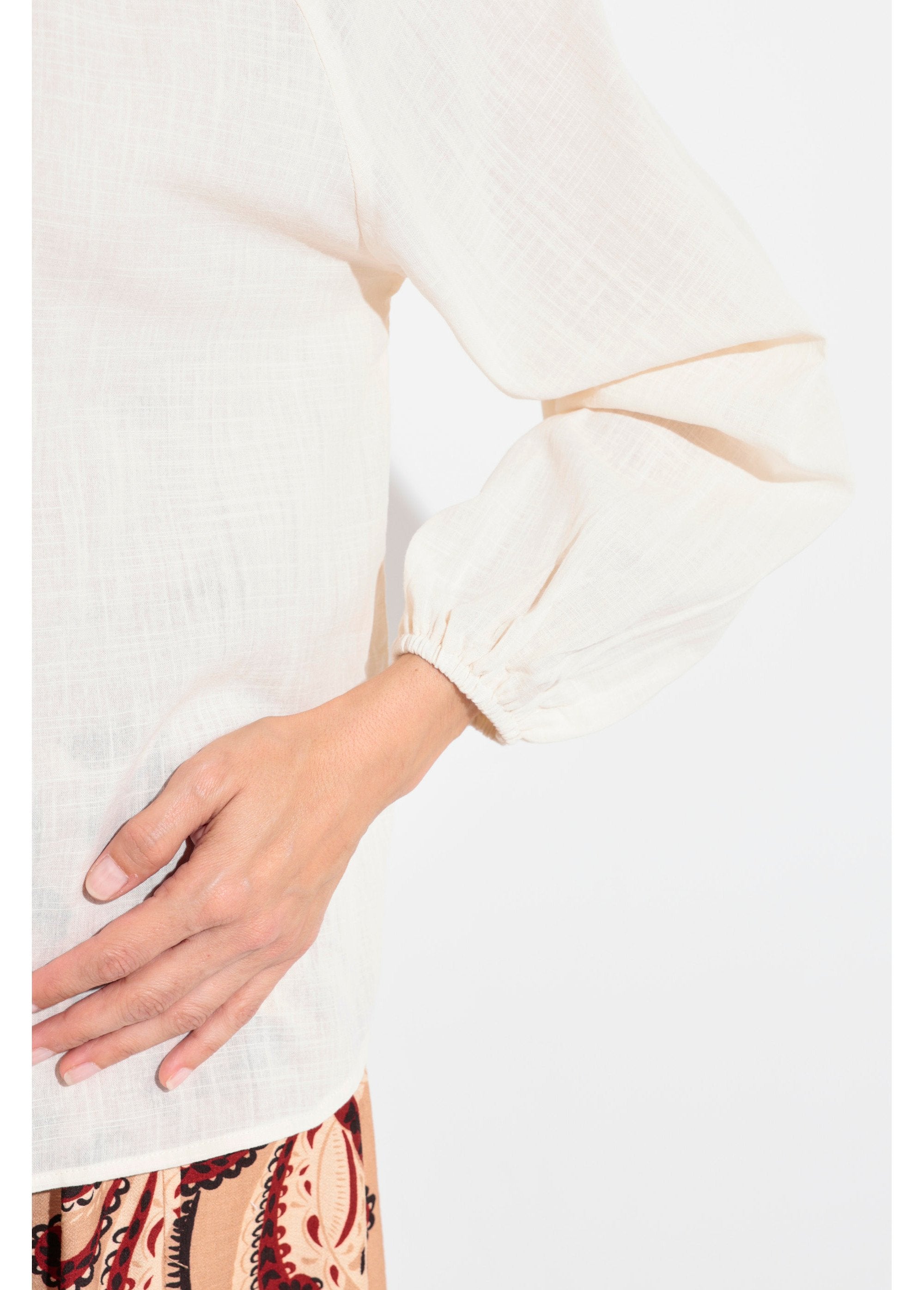 Blouse_ample_col_V_fantaisie_lien_à_nouer_Beige_DE2_slim