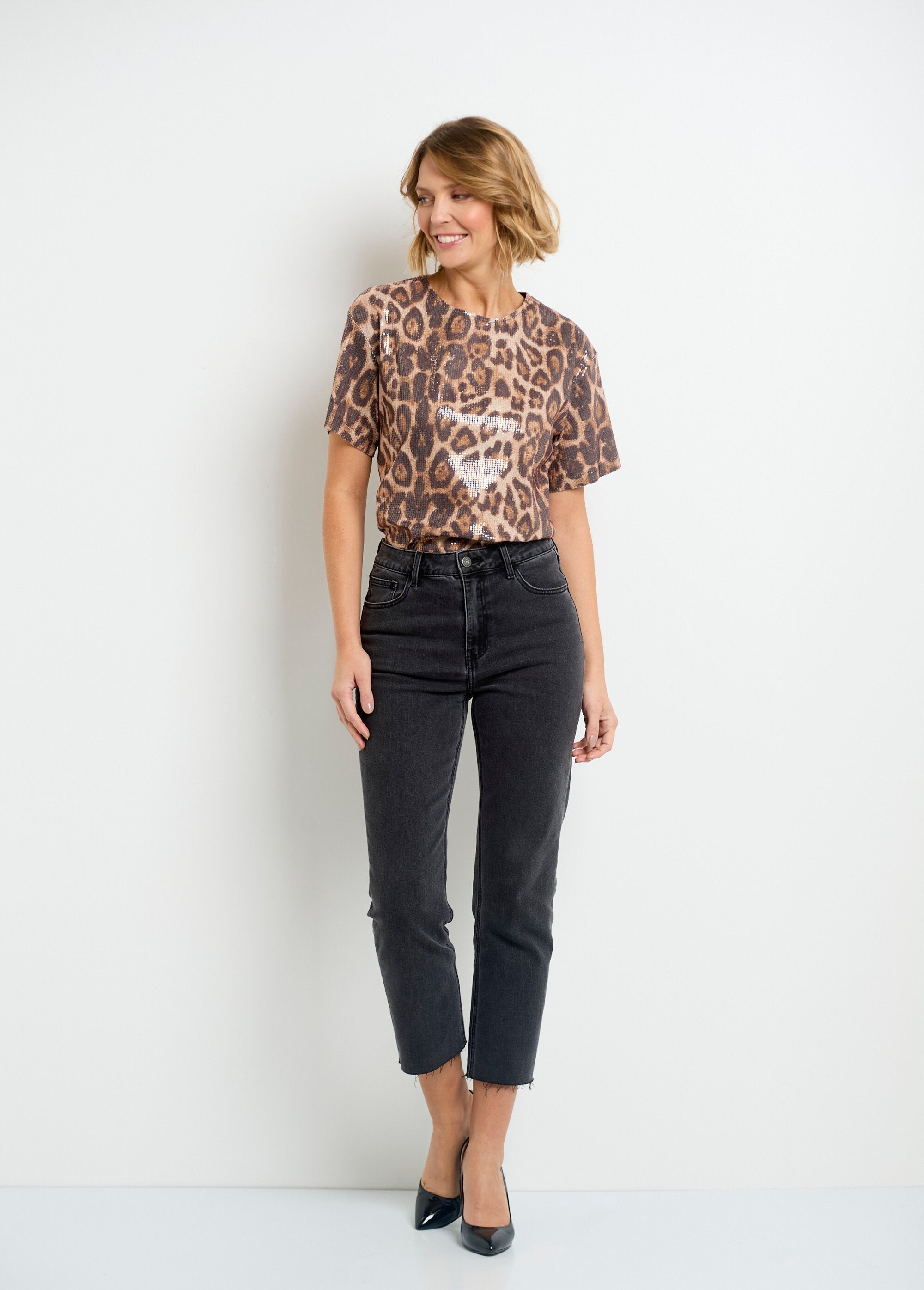 Blouse_met_luipaardprint_en_pailletten_Leopard_SF1_slim