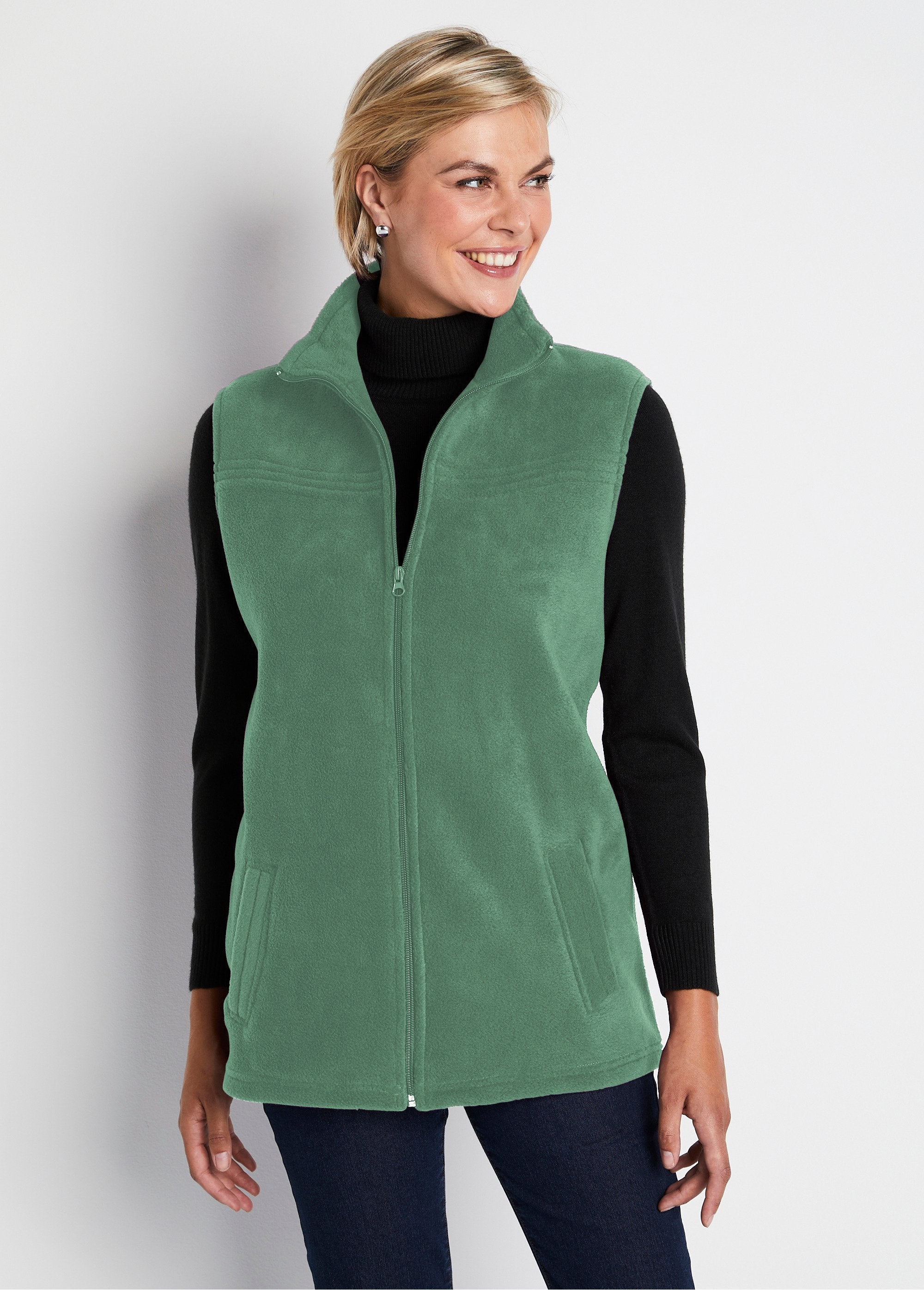 Mouwloos_fleecejack_met_ritssluiting_Amandel_groen_FA1_slim