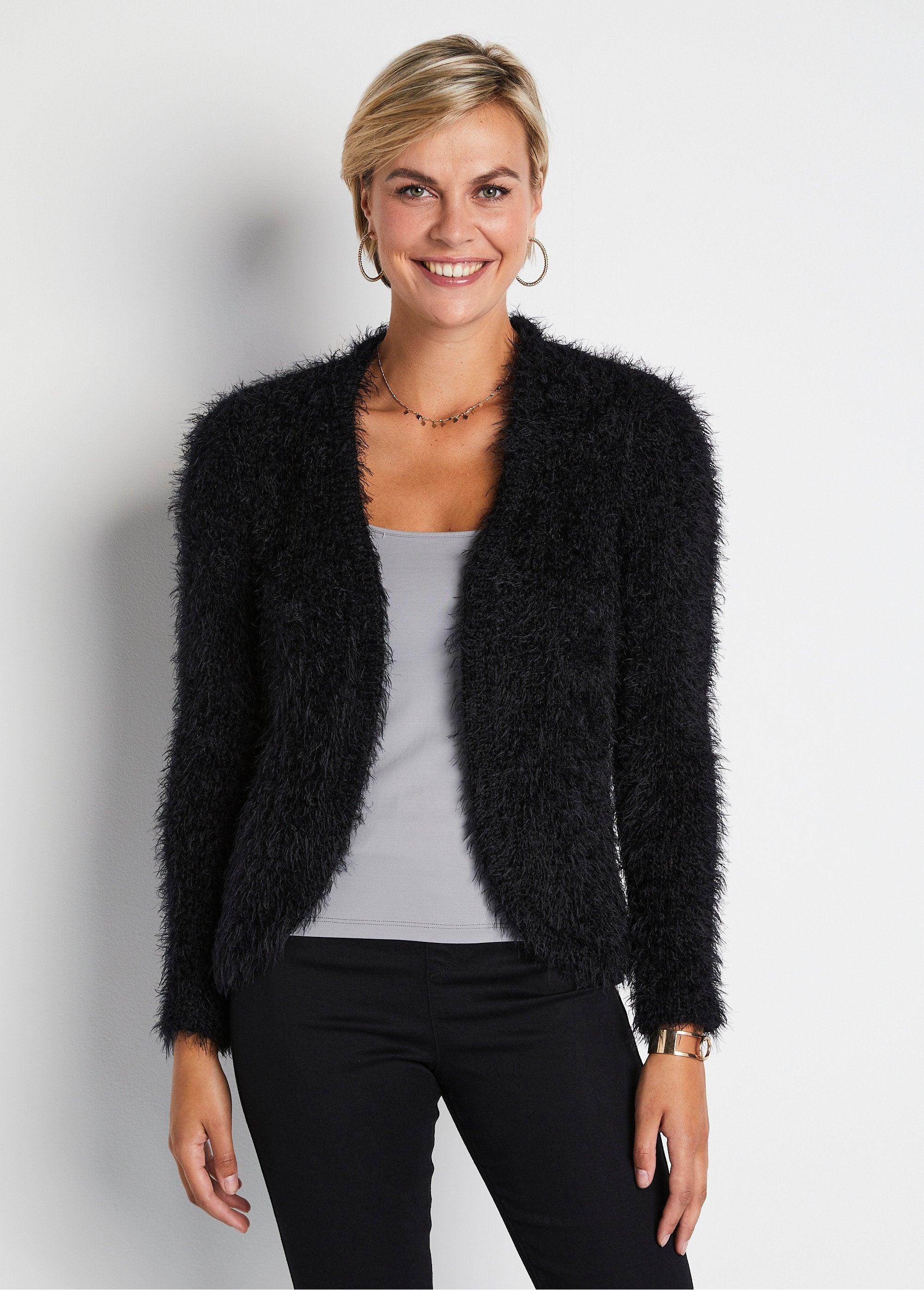 Gilet_boléro_court_maille_effet_poilu_Noir_FA1_slim