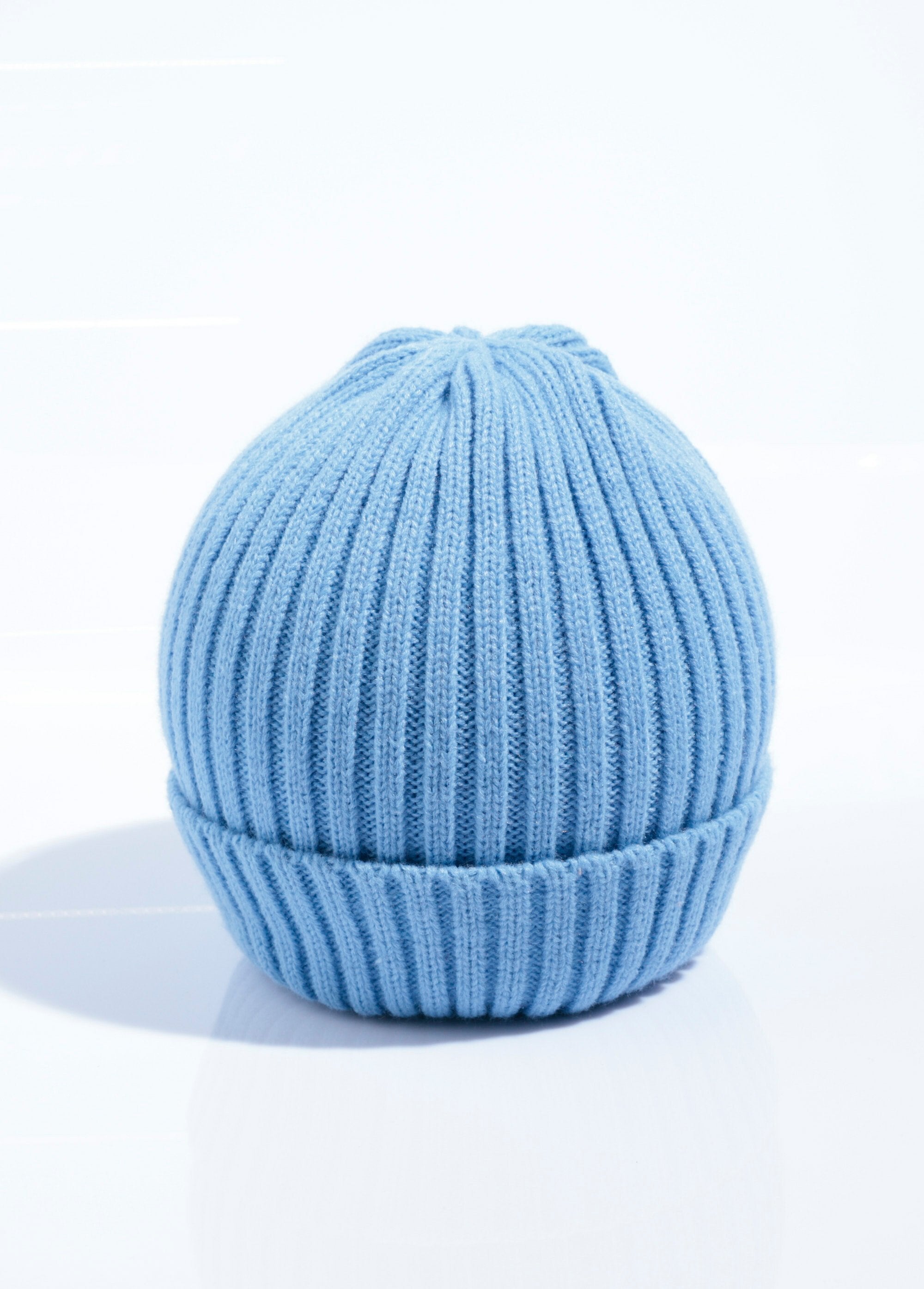 Bonnet_en_maille_cotelée_à_revers_Bleu_clair_FA2_slim