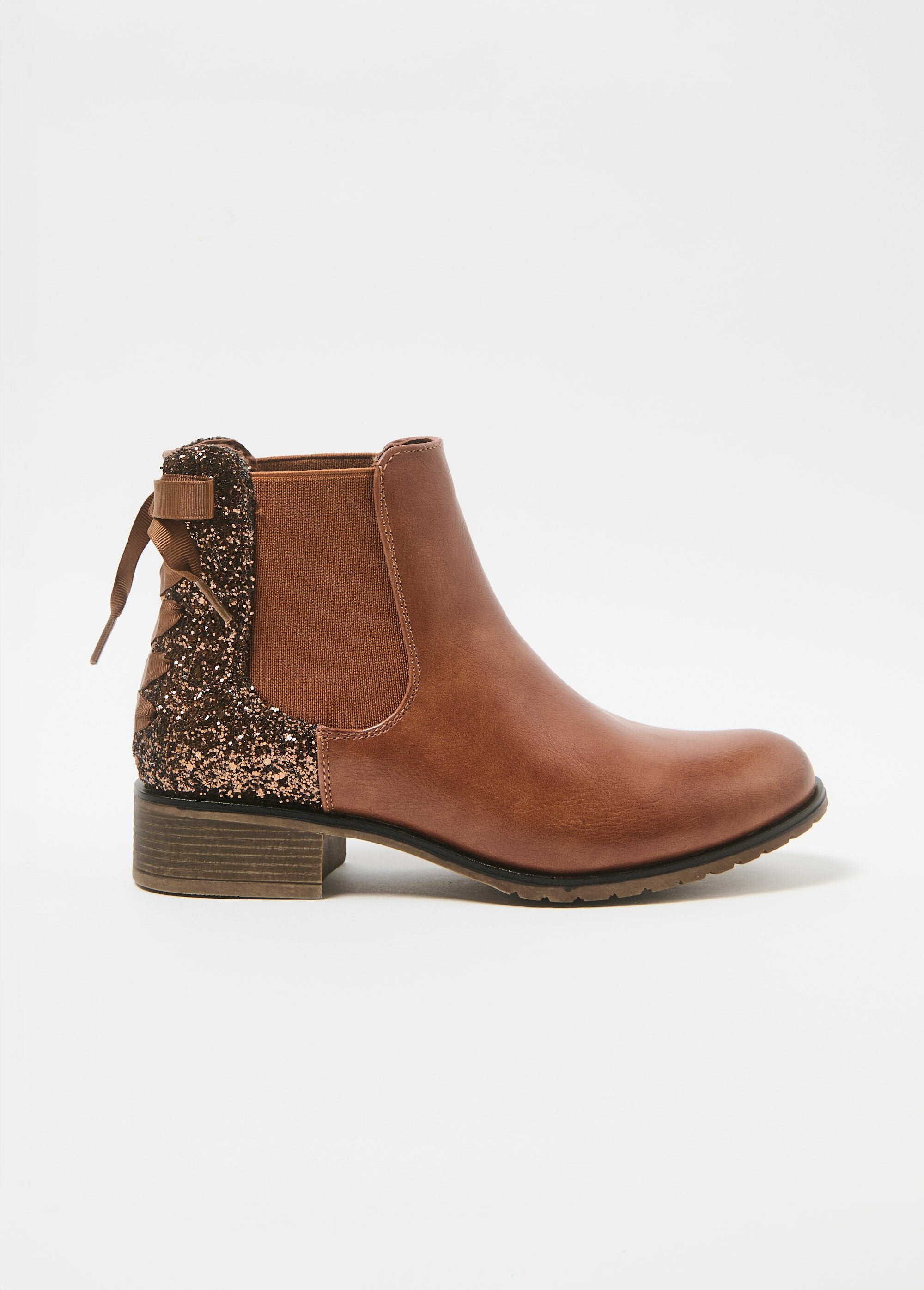 Chelsea_boots_met_paillettenhak_en_strik_Camel_DR1_slim