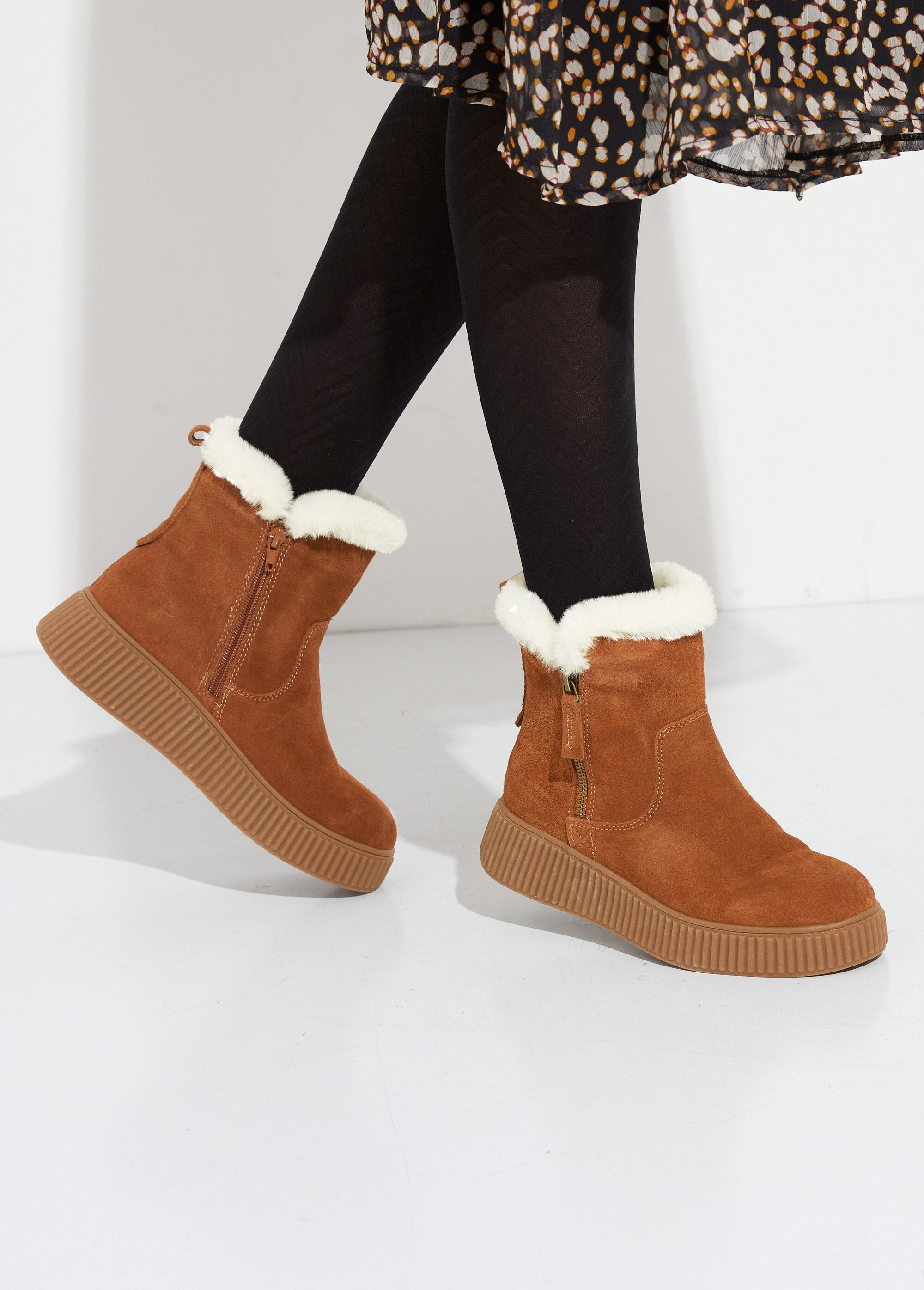 Fur-lined_leather_boots_with_thick_soles_camel_SF1_slim