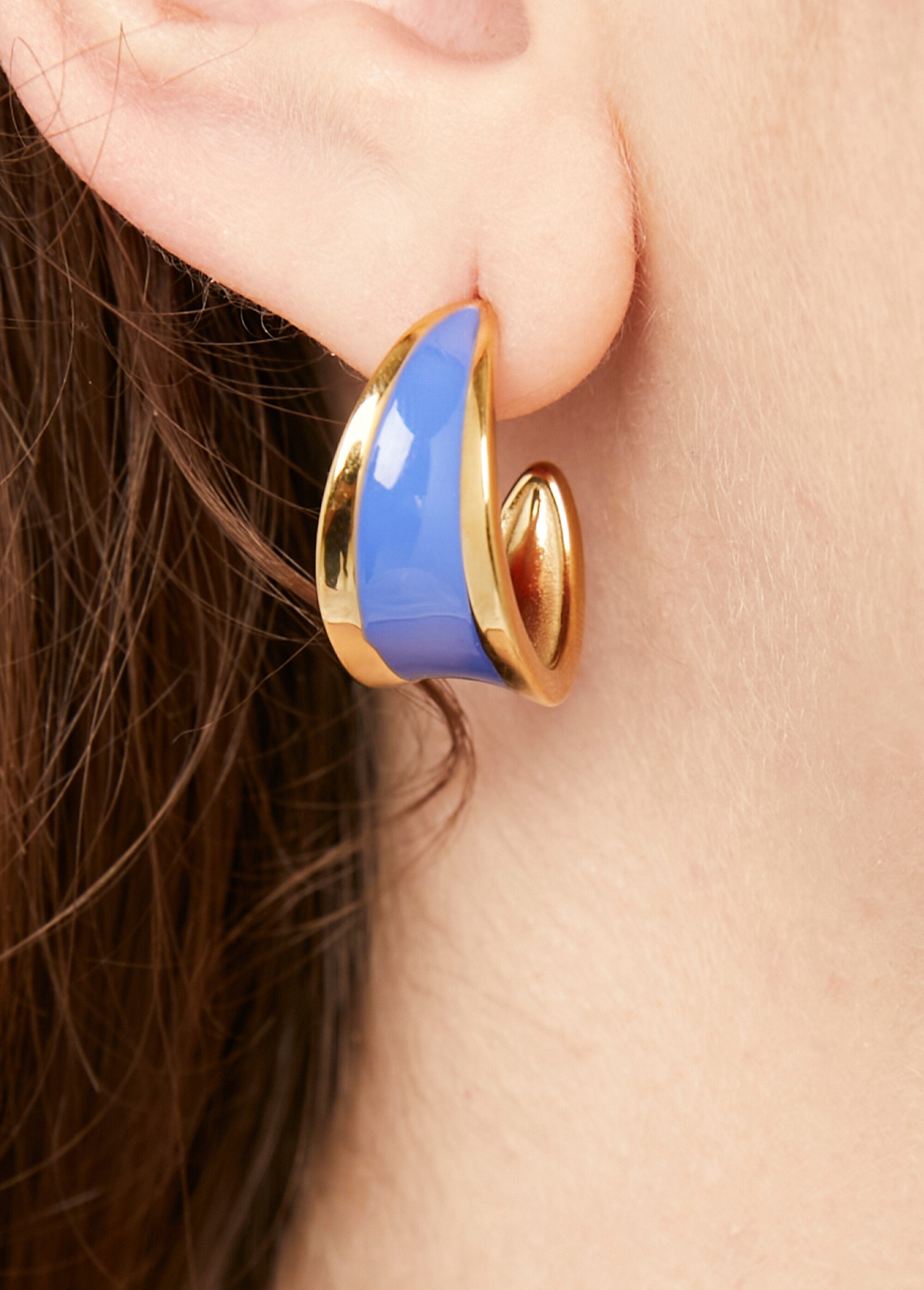 Enamel_and_steel_hoop_earrings_Gold_and_blue_FA2_slim