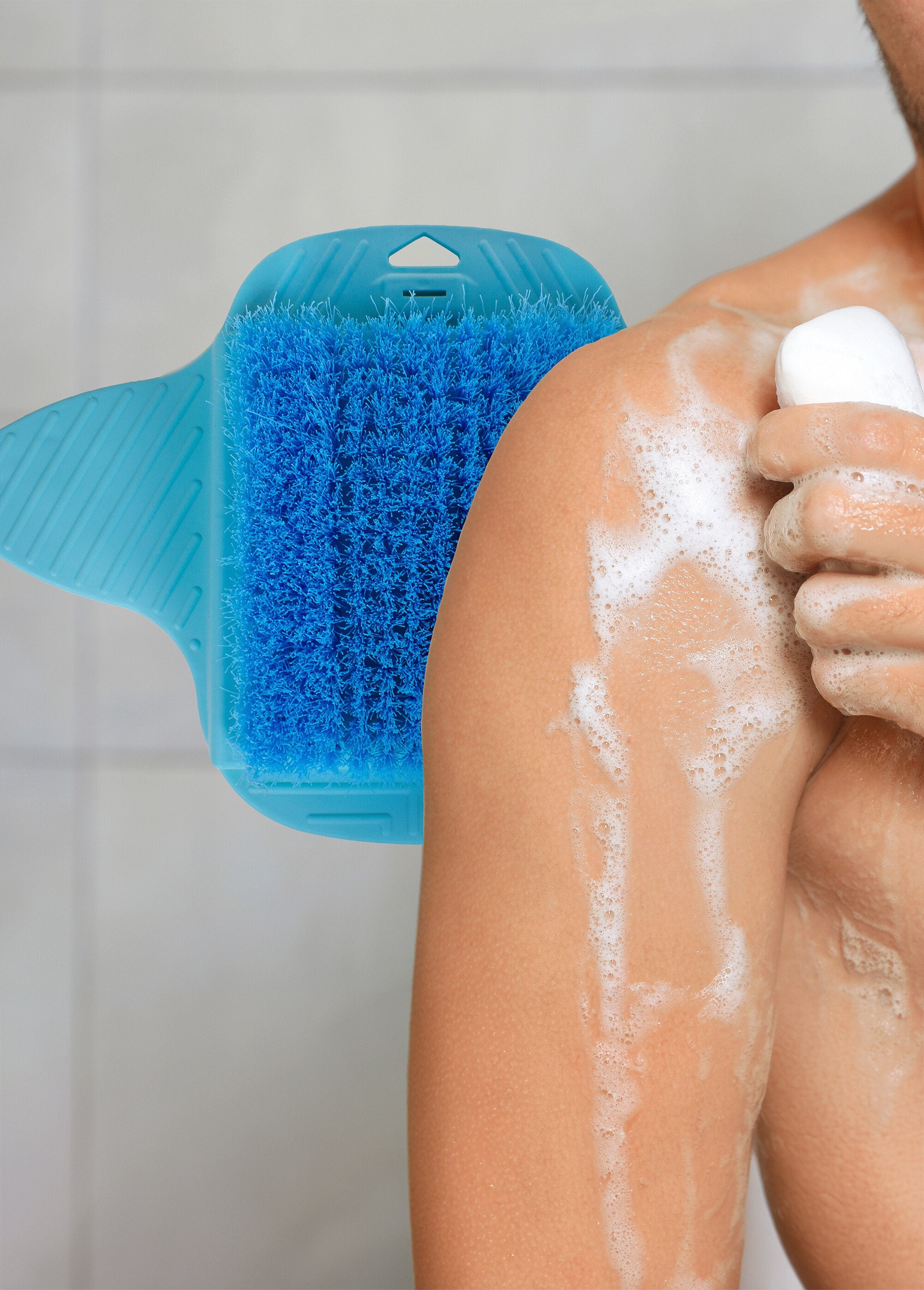 Brosse_de_douche_à_ventouses_pieds_et_dos_Bleu_FA2_slim