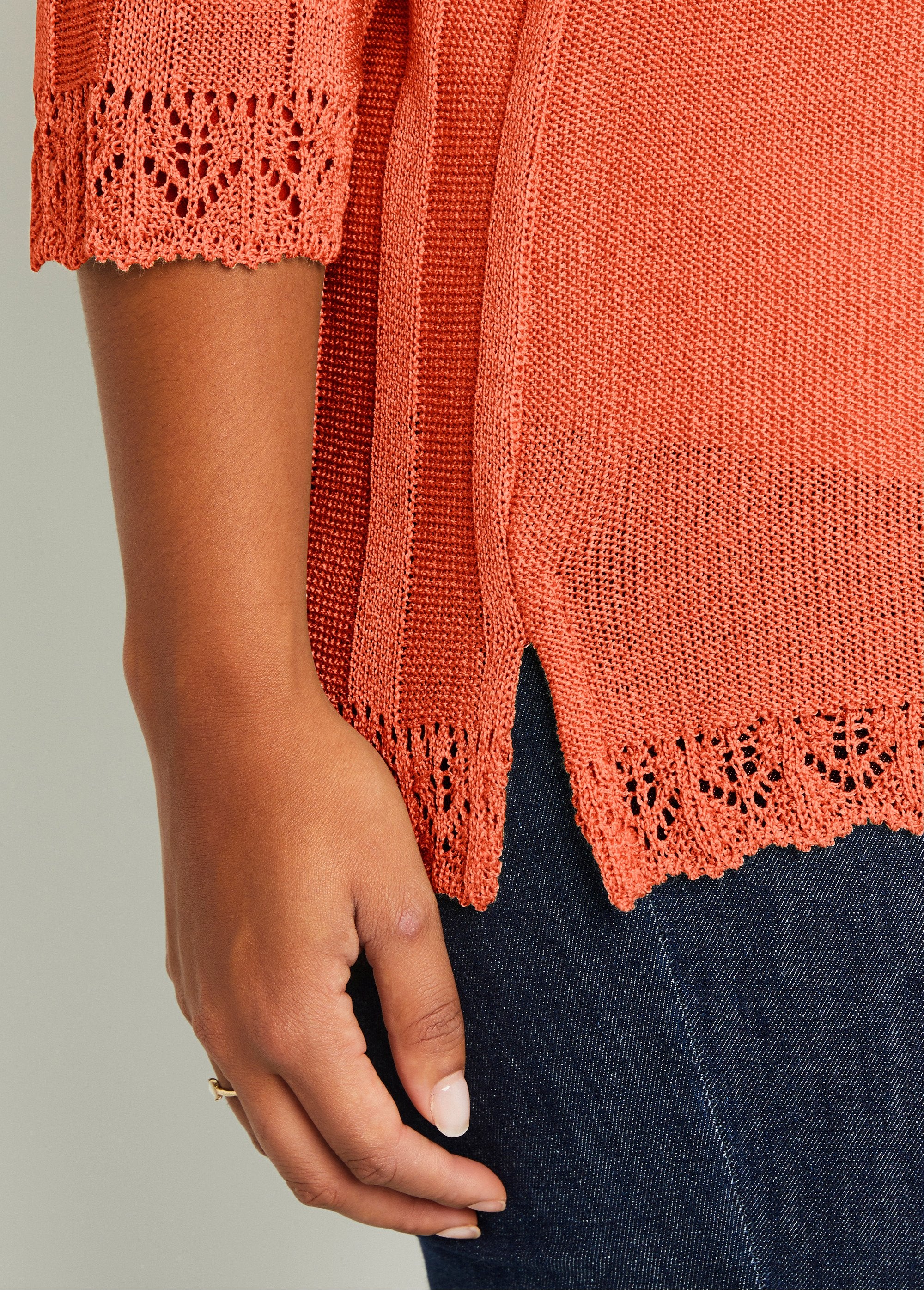 Cardigan_boutonnée_long_ajouré_Corail_DE2_curvy