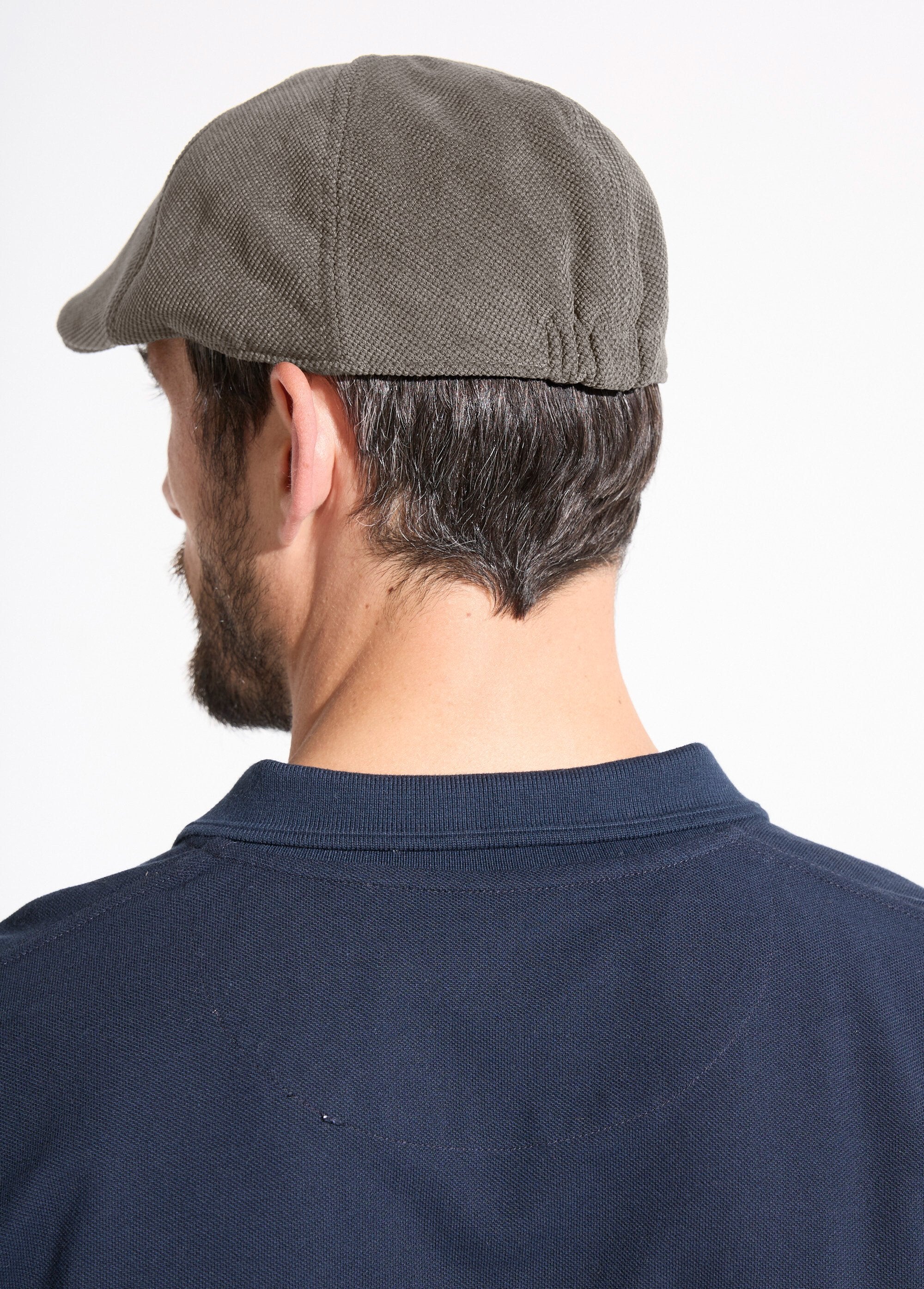 Platte_pet_van_wolachtige_stof_Gris_DO1_slim