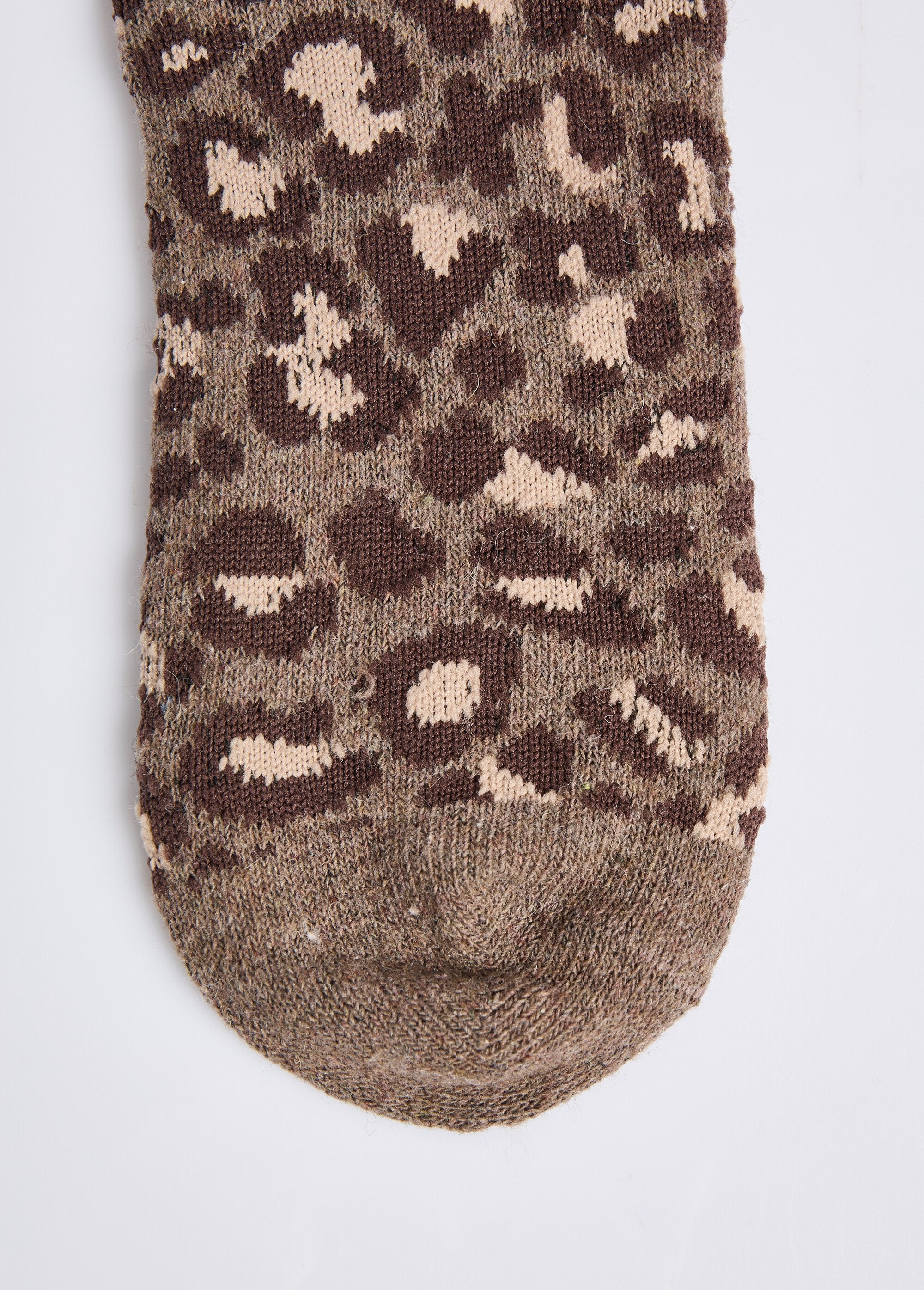 Chaussettes_motif_léopard_avec_laine_Leopard_et_marron_DE3_slim