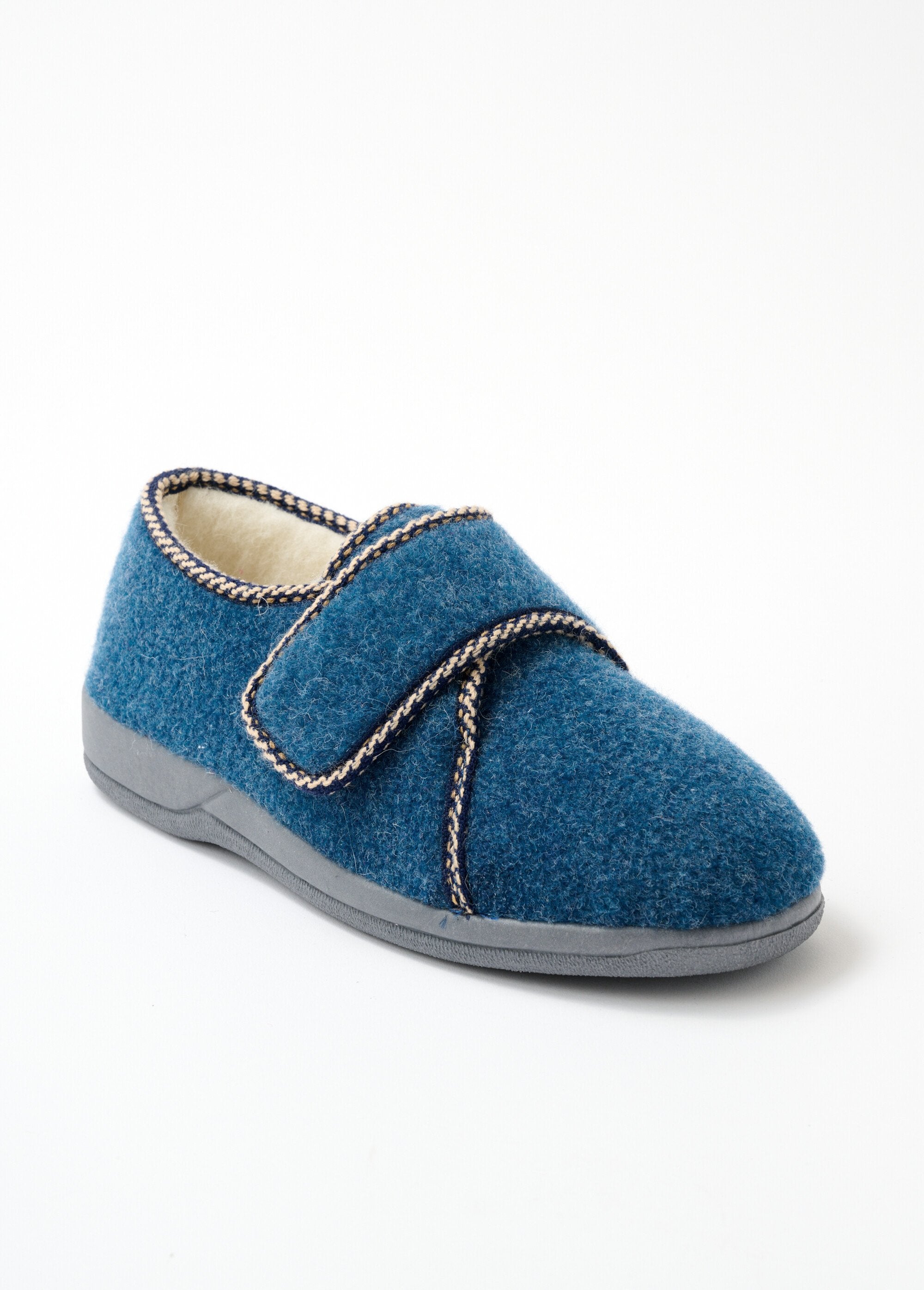 Brede_comfort_gevoerde_slippers_met_klittenband_Blauwe_spijkerbroek_FA1_slim