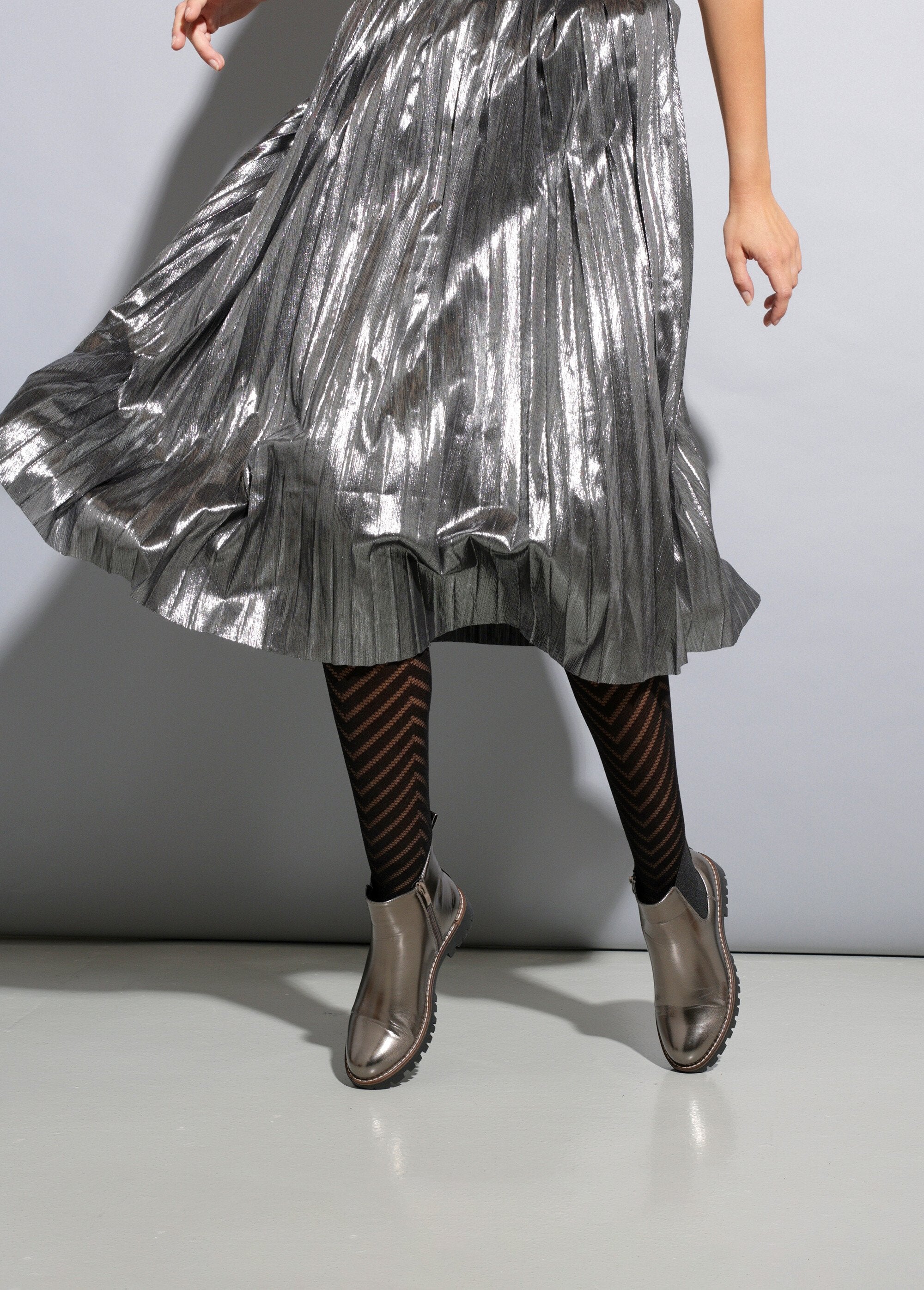 Chelsea_boots_semelle_crantée_largeur_confort_Gris_SF1_slim