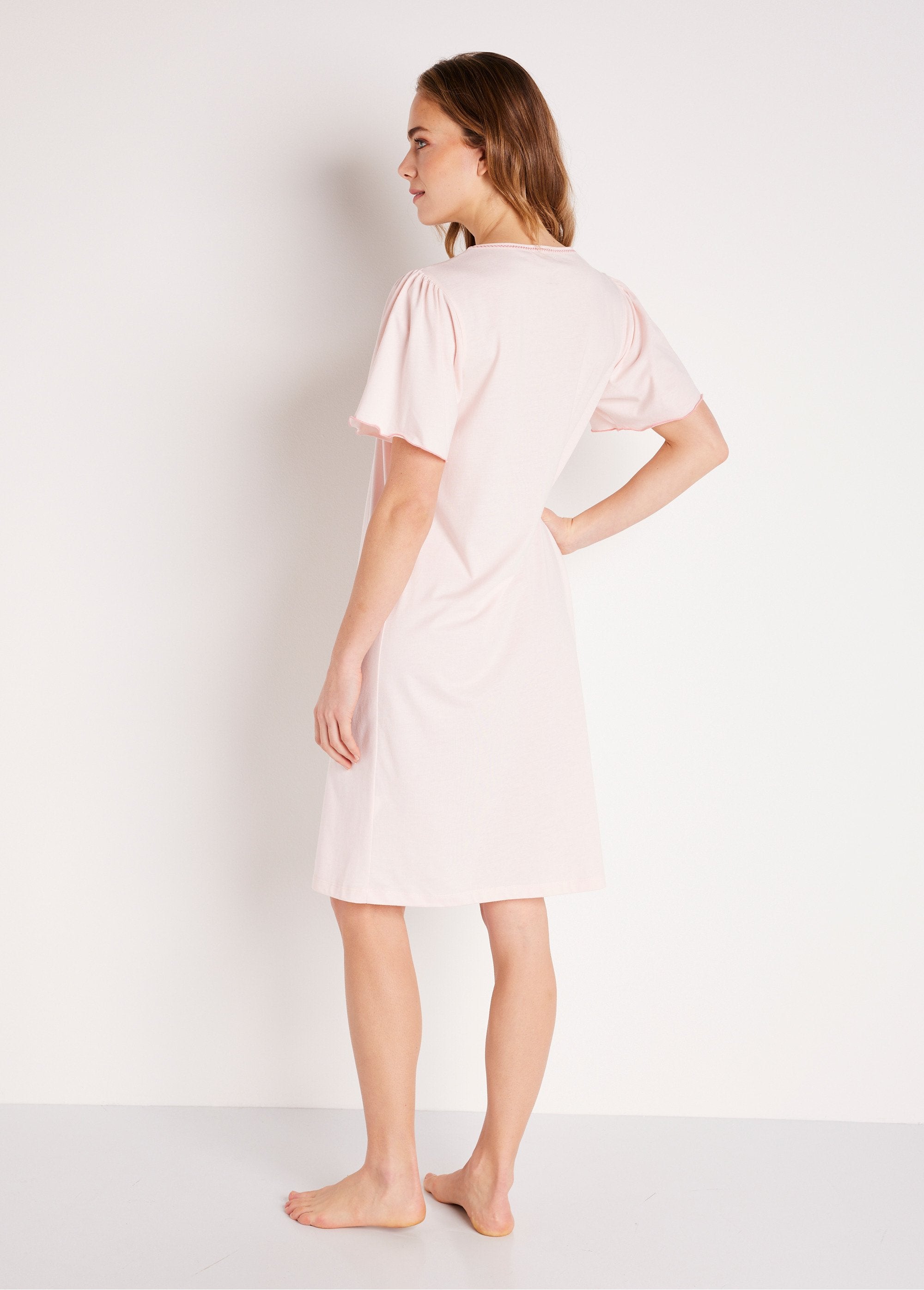 Chemise_de_nuit_ample_brodée_Rose_pale_DO1_slim