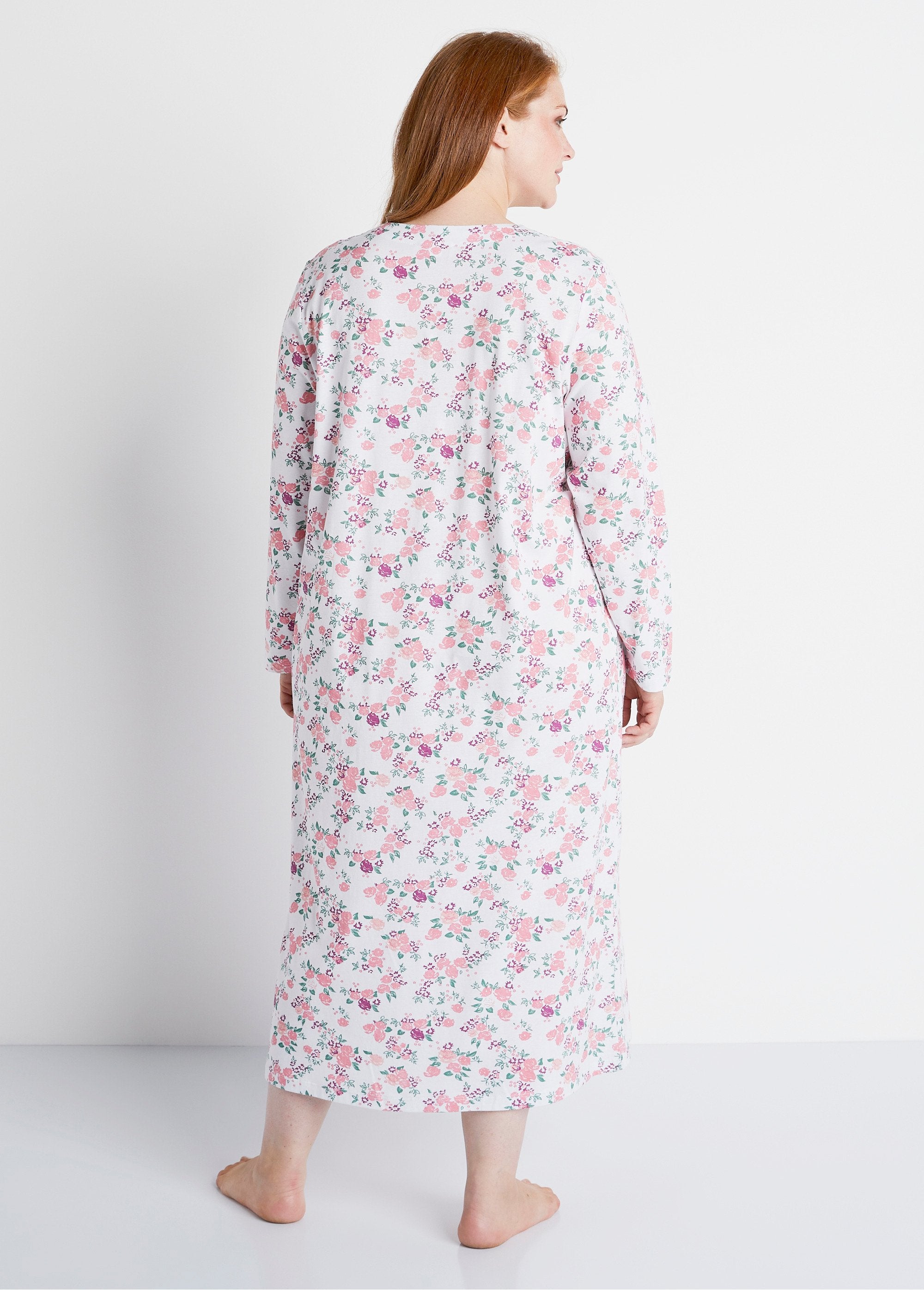 Chemise_de_nuit_longue_à_fleurs_Imprime_rose_DO1_curvy