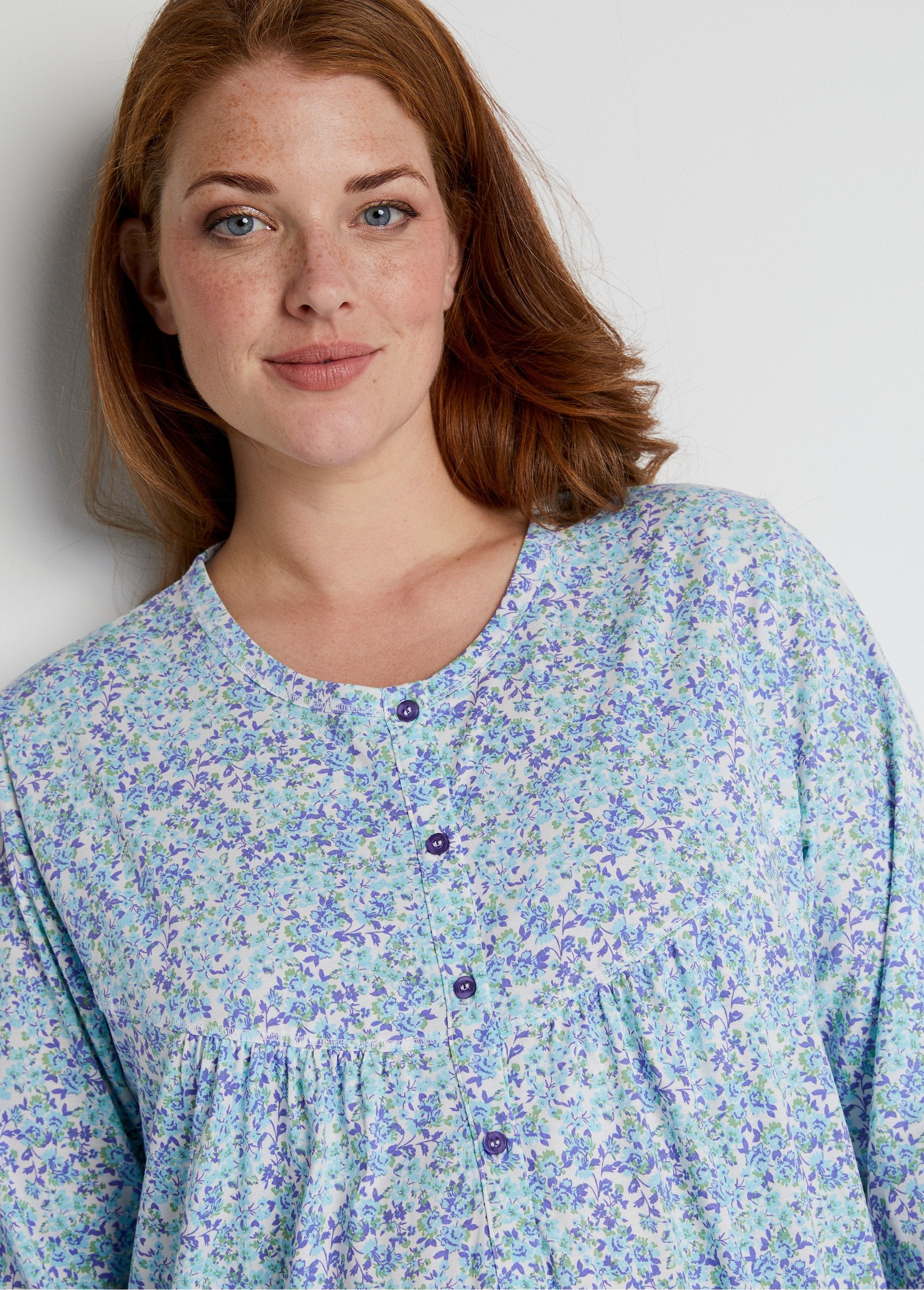 Camisola_longa_de_algodão_estampada_Estampa_azul_índigo_DE1_curvy