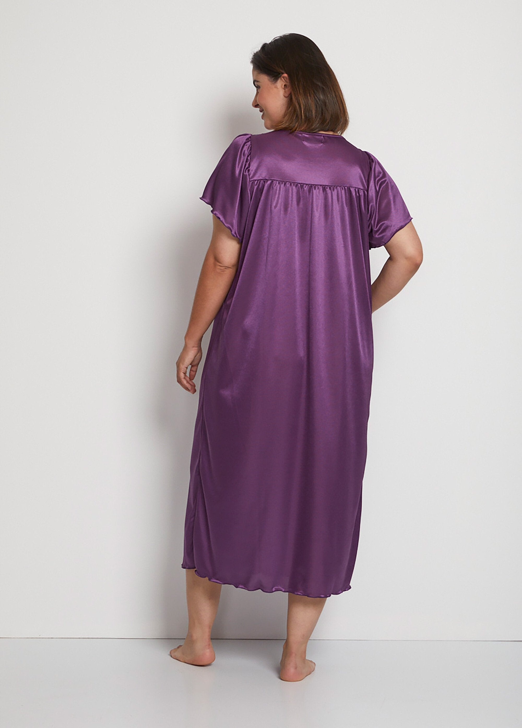 Chemise_de_nuit_satinée_longue_antistatique_dentelle_Prune_DO1_curvy