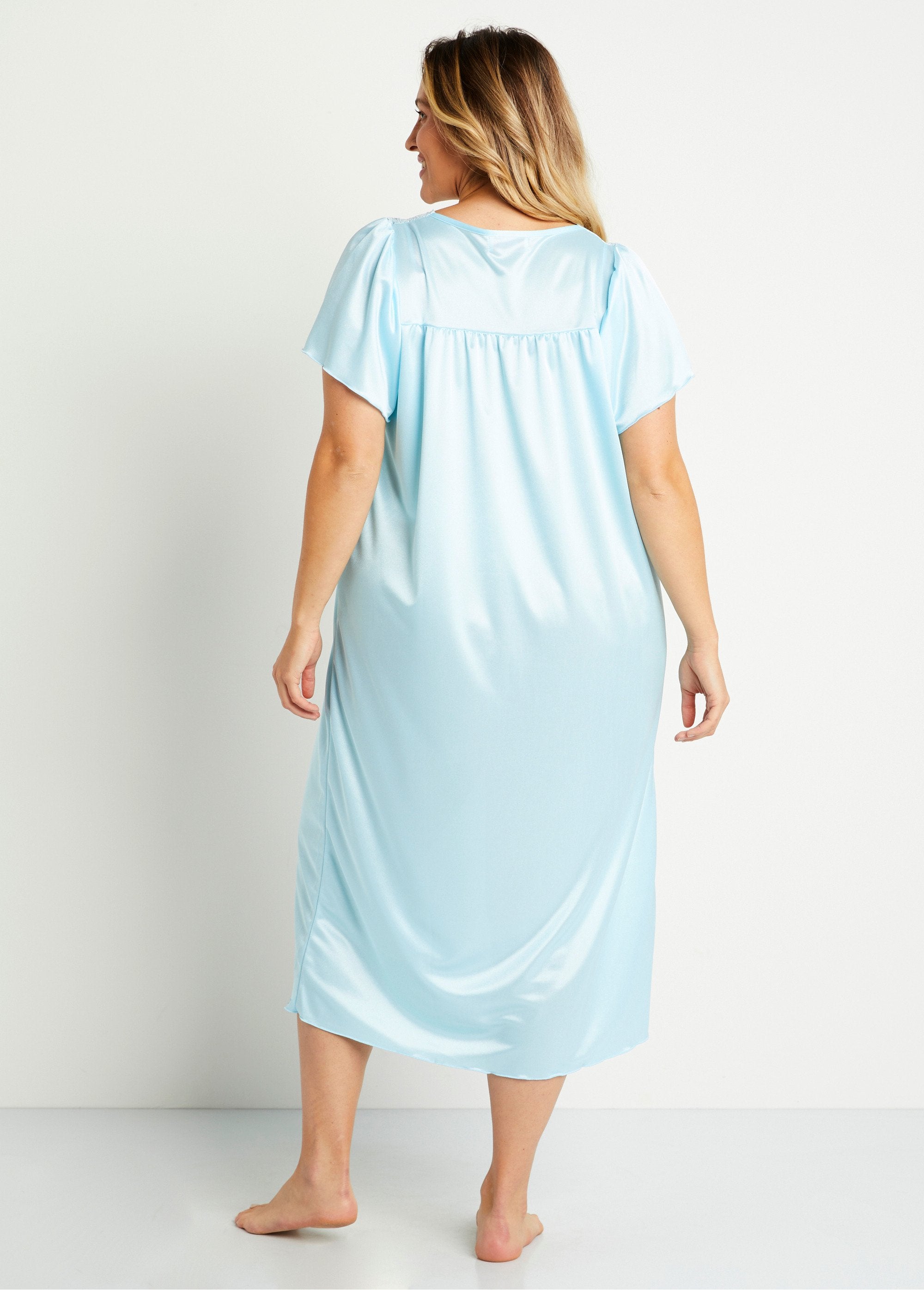 Chemise_de_nuit_satinée_longue_antistatique_dentelle_Turquoise_DO1_curvy