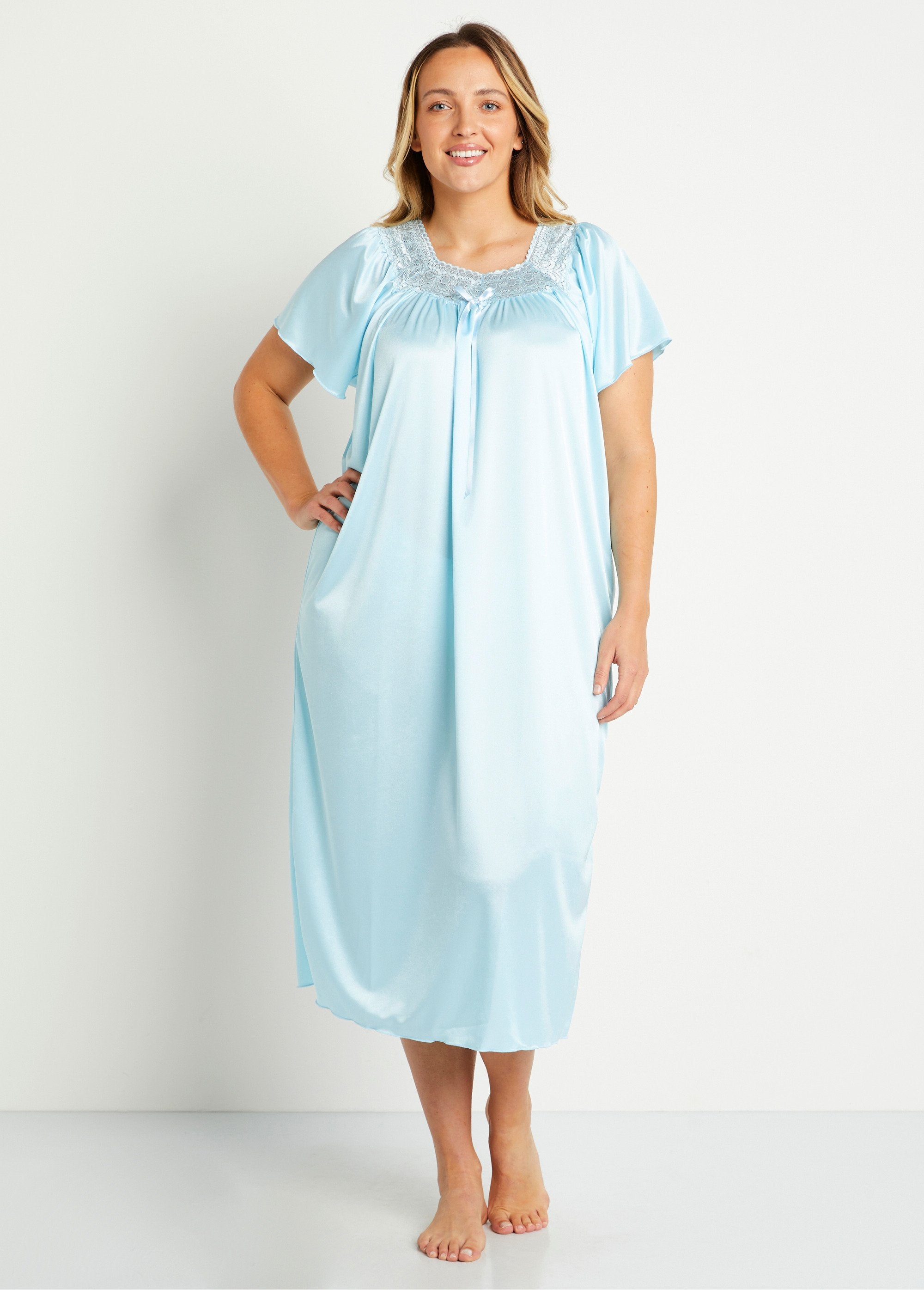 Chemise_de_nuit_satinée_longue_antistatique_dentelle_Turquoise_FA1_curvy