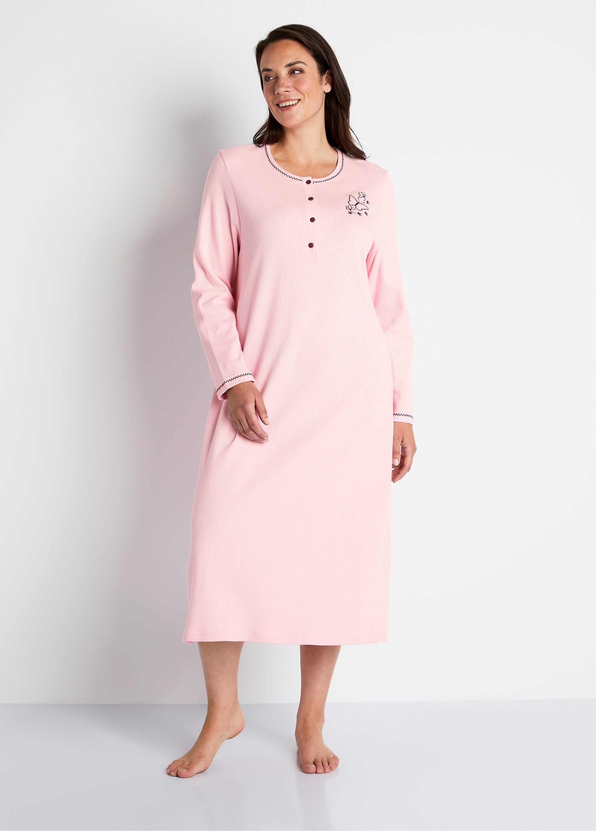 Chemise_de_nuit_tee-shirt_brodée_Rose_FA1_curvy