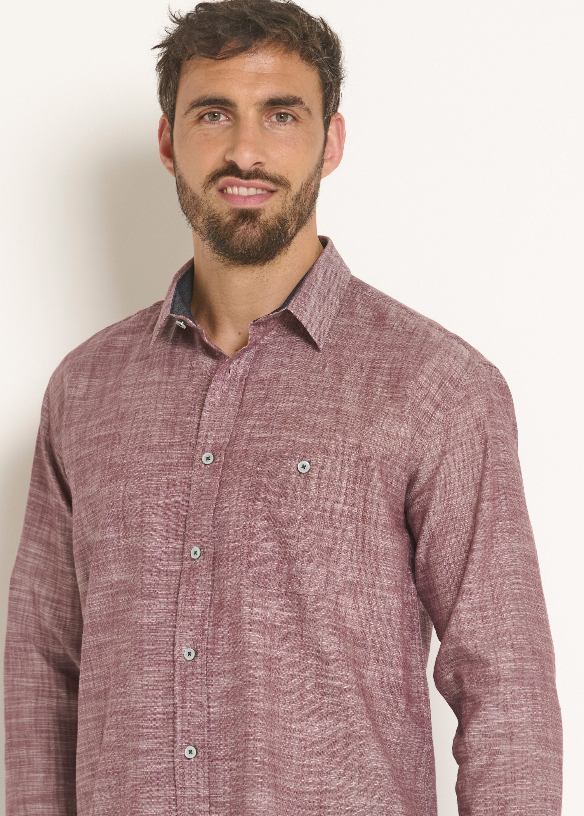 Mooi_shirt_met_contrasterende_details_Bordeaux_DE1_slim