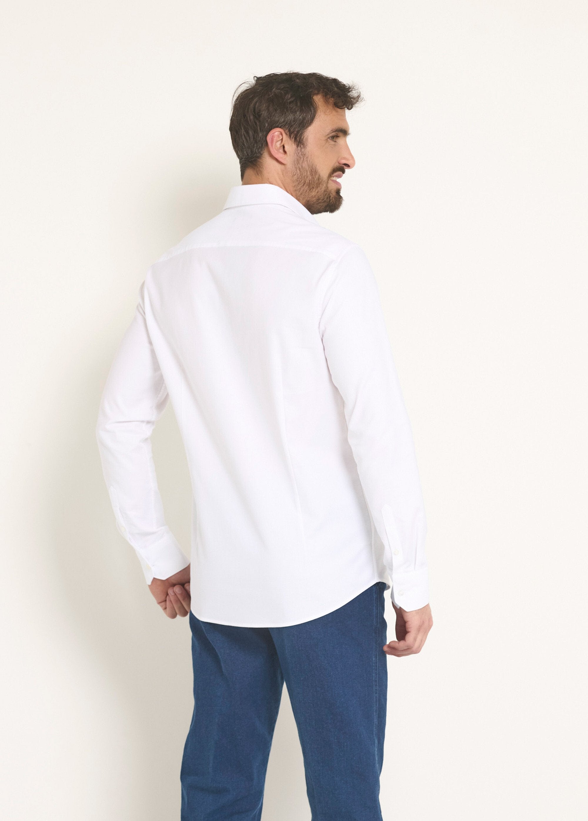 Chemise_chic_en_stretch_coupe_ajustée_Blanc_DO1_slim