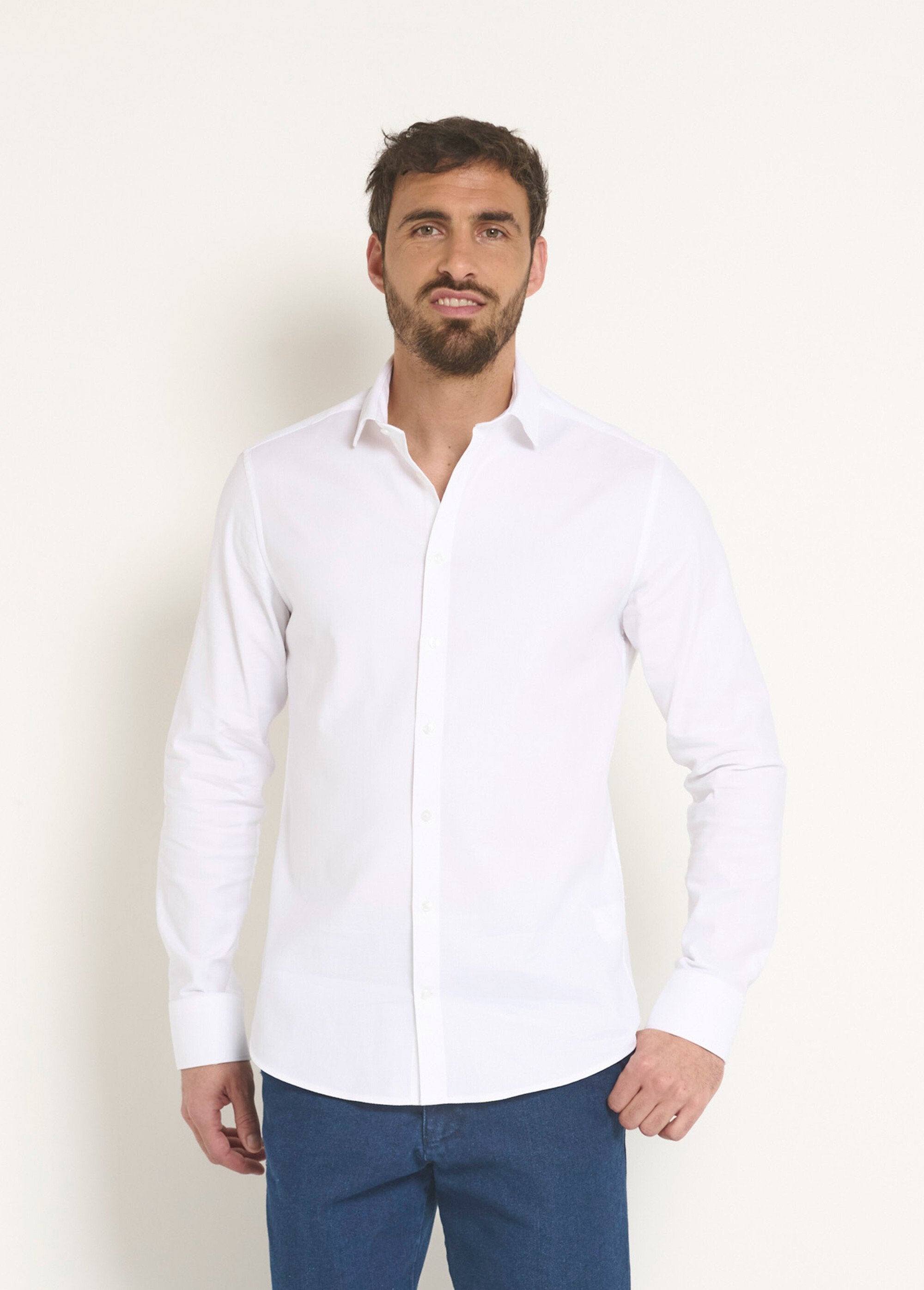 Chemise_chic_en_stretch_coupe_ajustée_Blanc_FA1_slim