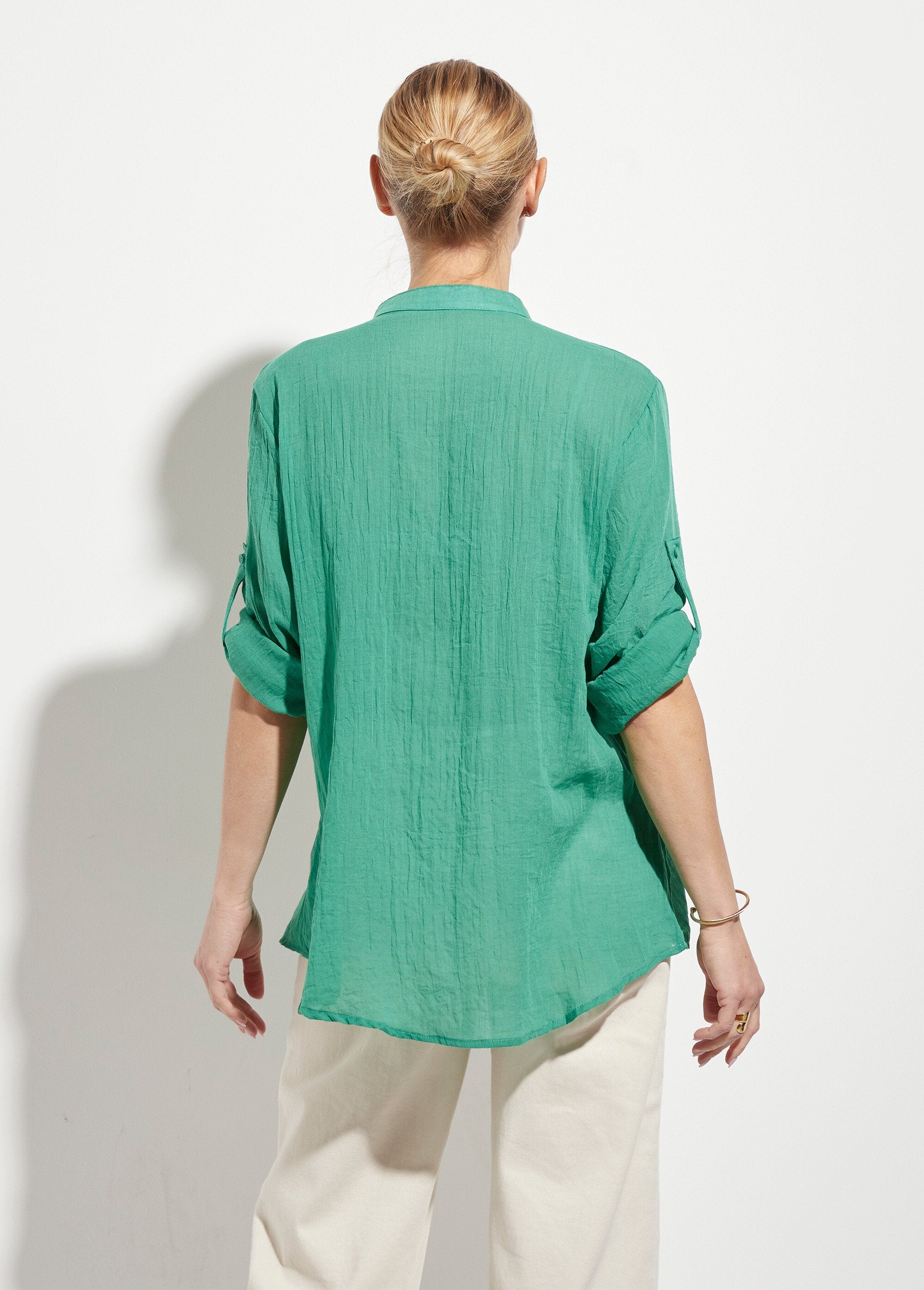 Losvallende_blouse_met_tuniekkraag_van_katoenvoile_Vert_DO1_slim