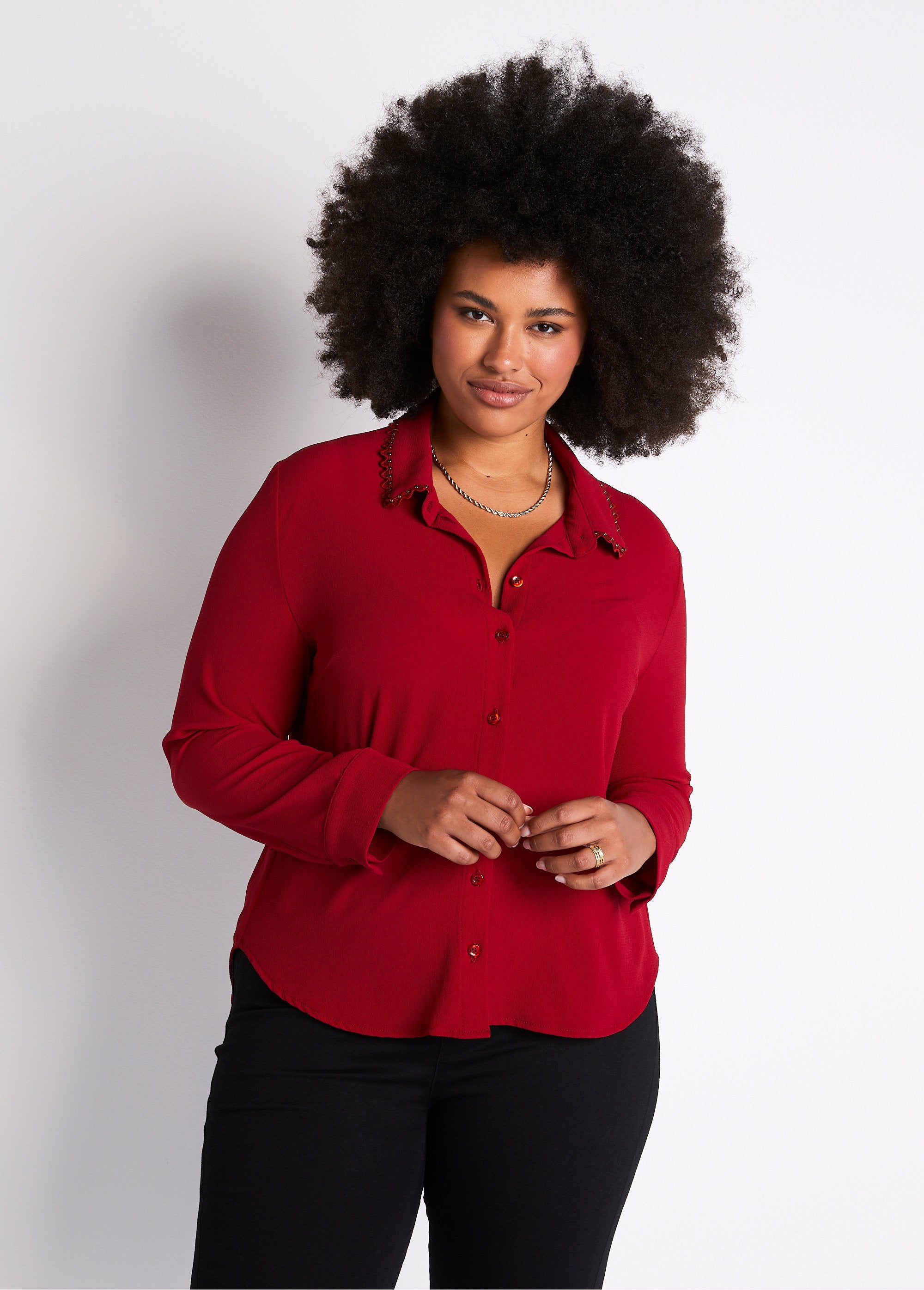 Effen_overhemd_met_knoopsluiting_en_schijnkraag_Rood_FA1_curvy