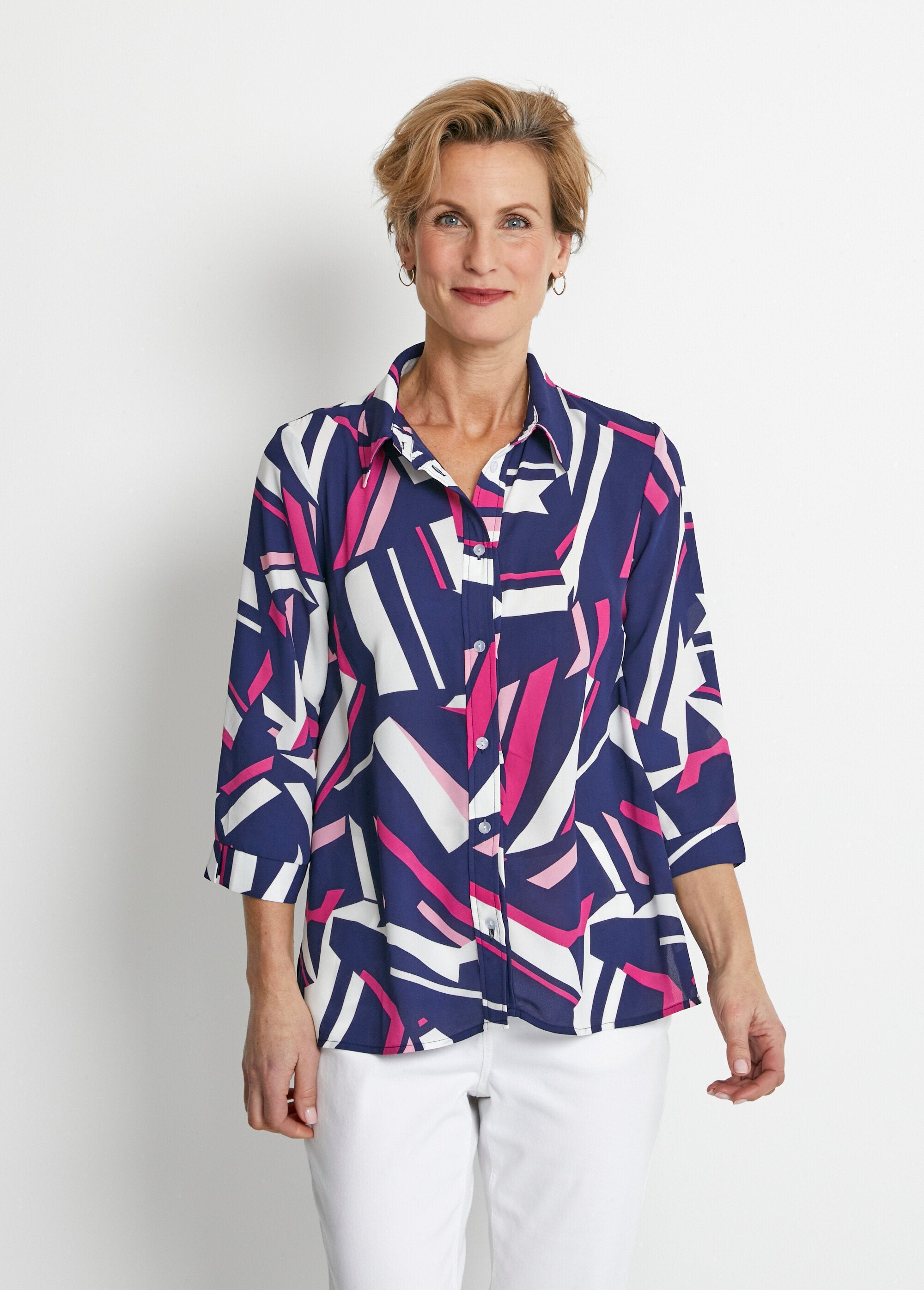 Grafische_blouse_met_3/4_mouwen_Marine_en_fuchsia_FA1_slim