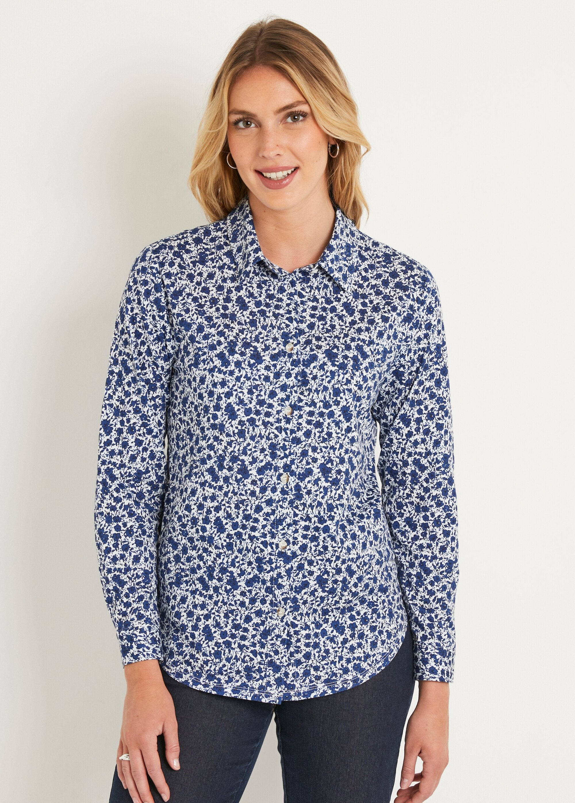 Katoenen_blouse_met_rechte_knopen_Bleu_FA1_slim